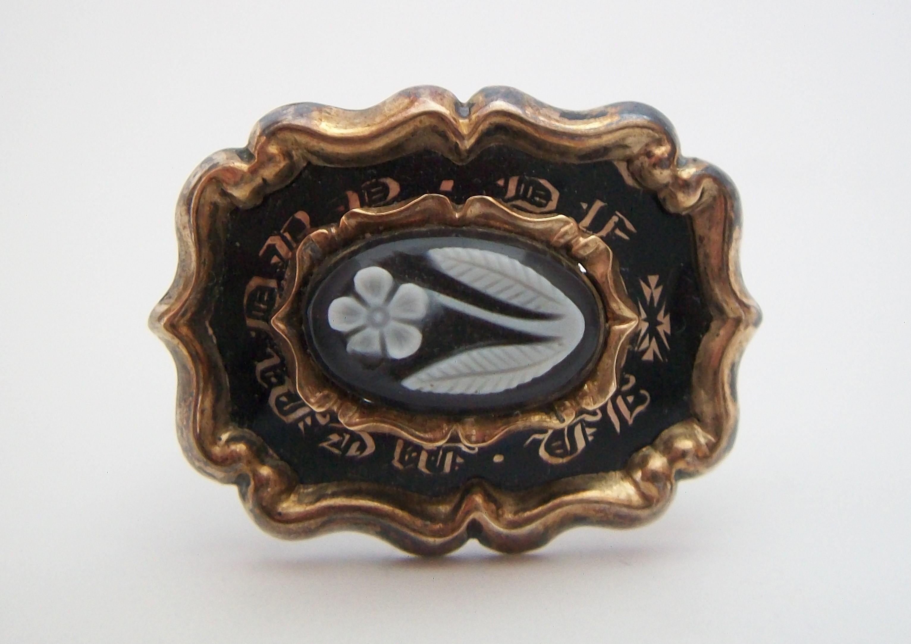 Oval Cut Georgian 15K Gold Mourning Brooch with Hardstone Floral Cameo - U.K. - C.1837 For Sale