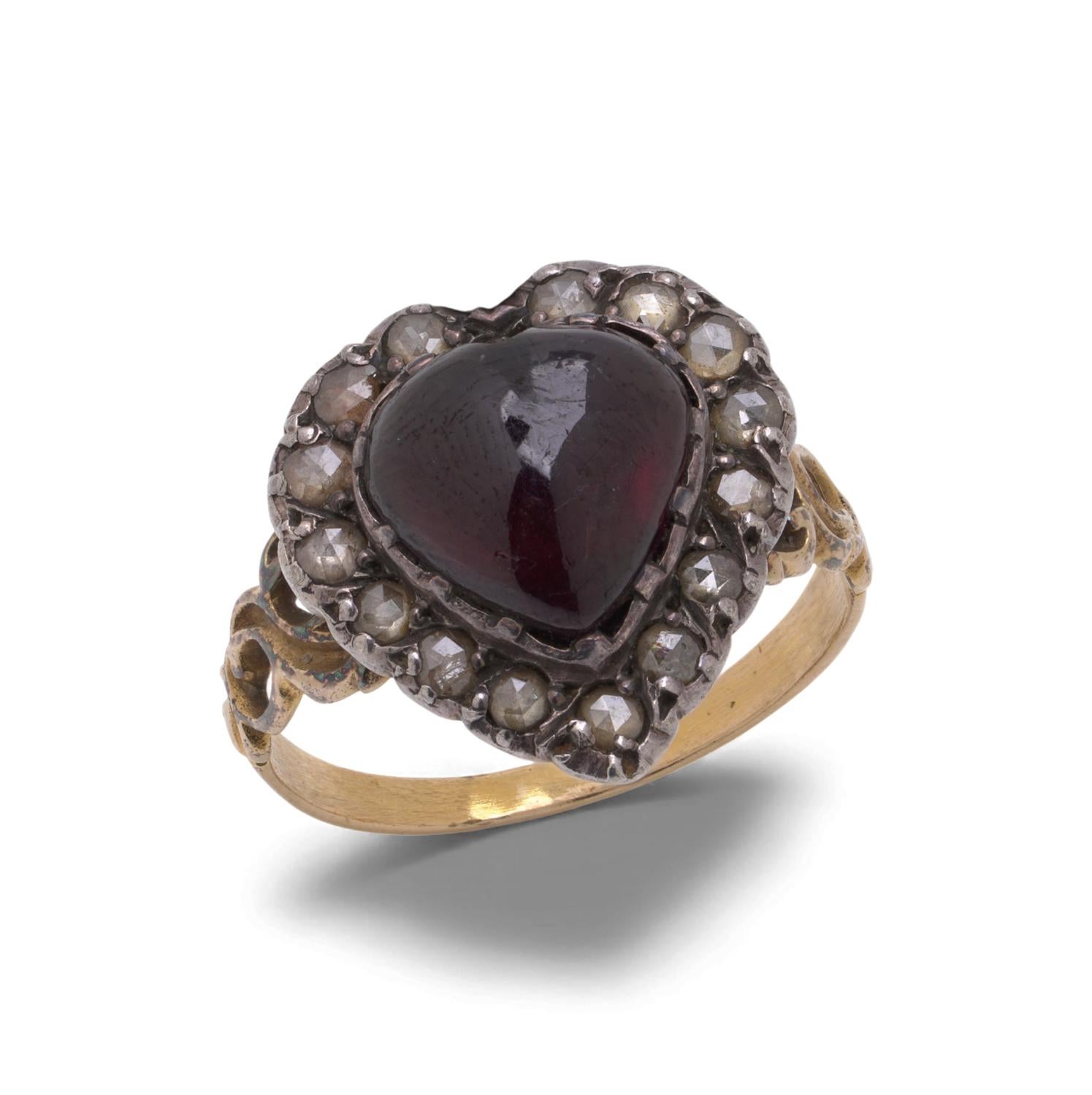 Georgian 15KT Gold Heart-Shaped Garnet & Rose-Cut Diamond Ring, Circa 1800 For Sale 2