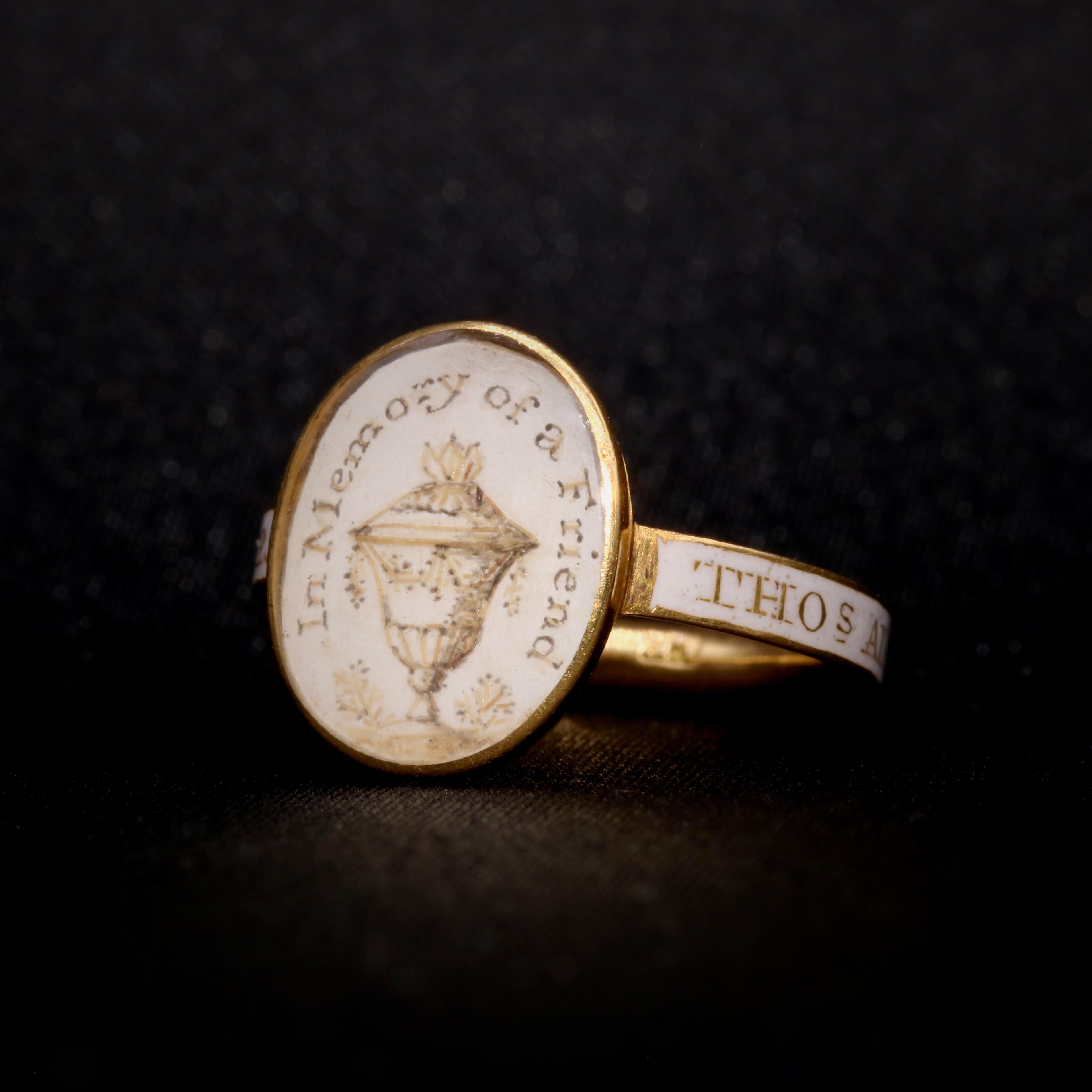 Georgian 1770s 18K Gold White Enamel Urn “In Memory of a Friend” Mourning Ring In Good Condition For Sale In Staines-Upon-Thames, GB