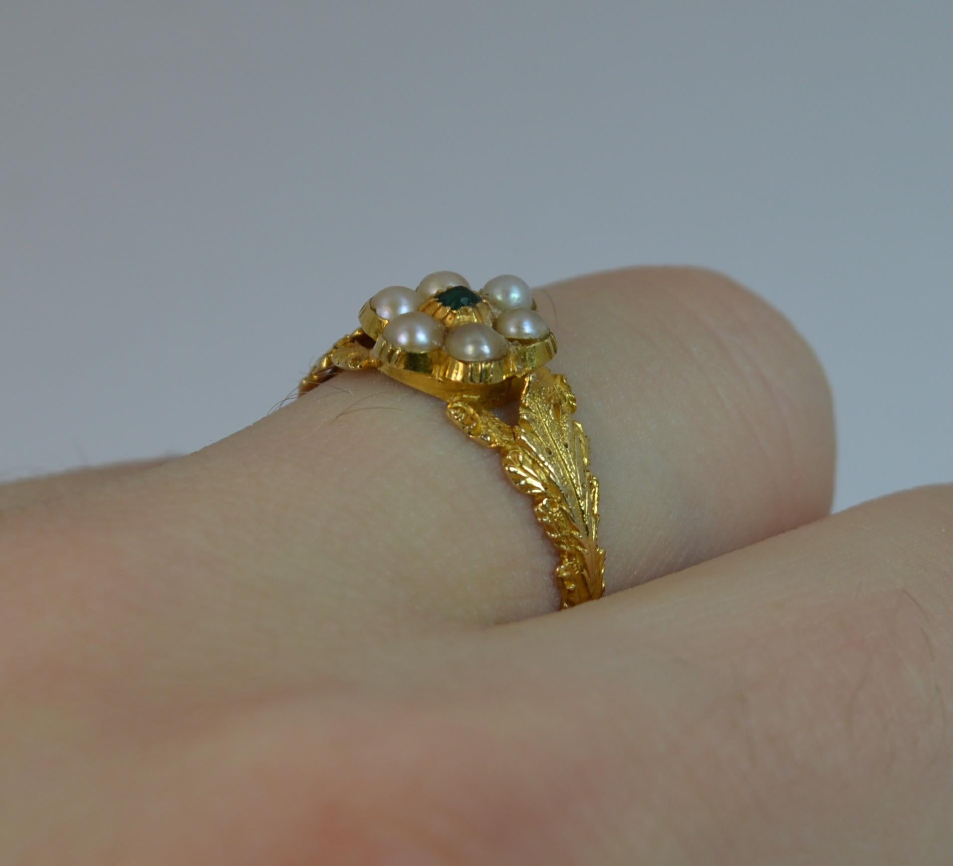 Georgian 18 Carat Gold Pearl and Emerald Daisy Cluster Ring In Good Condition In St Helens, GB