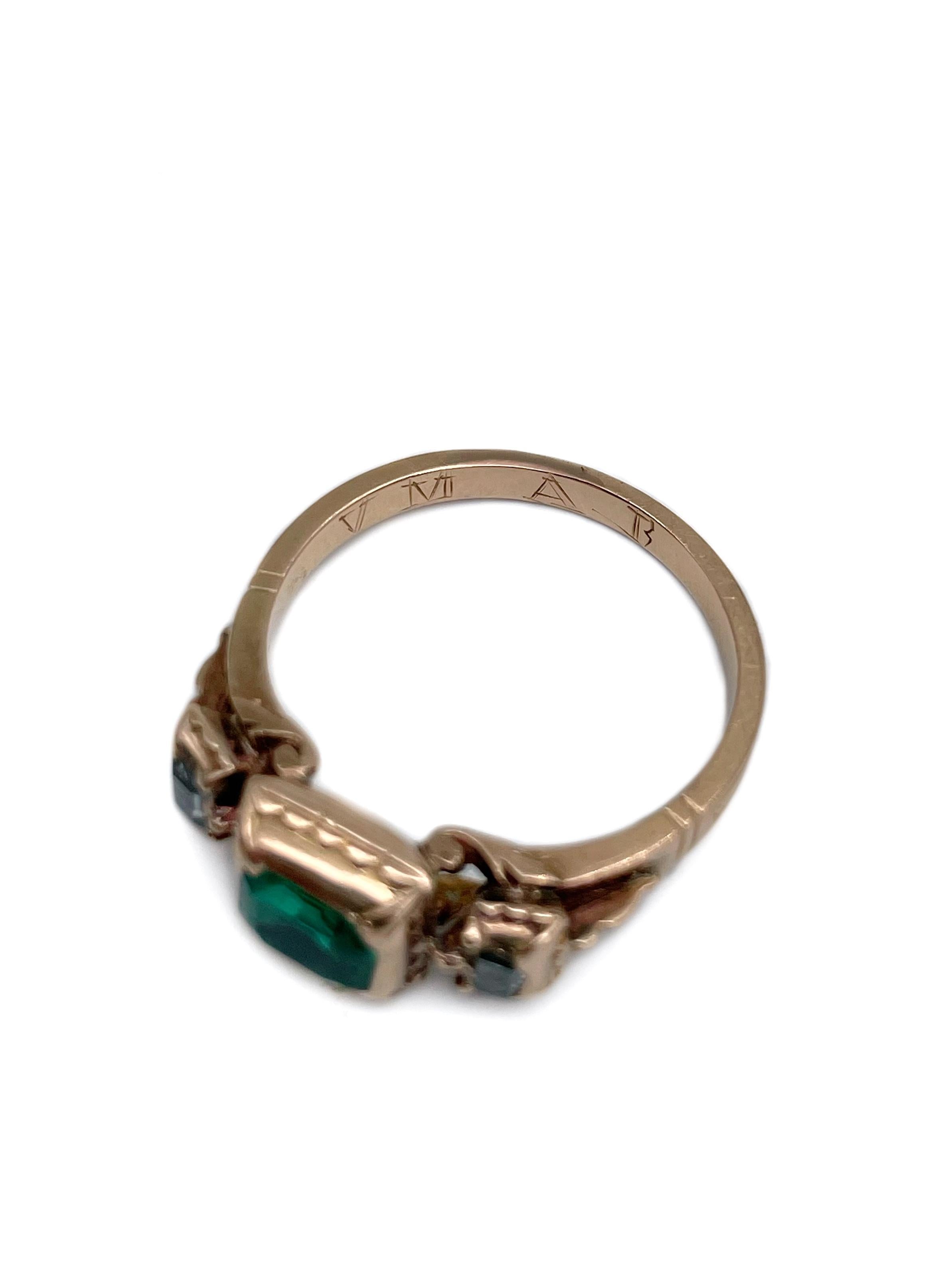 Georgian 18 Karat Gold 1.50 Carat Emerald 0.18 Carat Diamond Three-Stone Ring 1