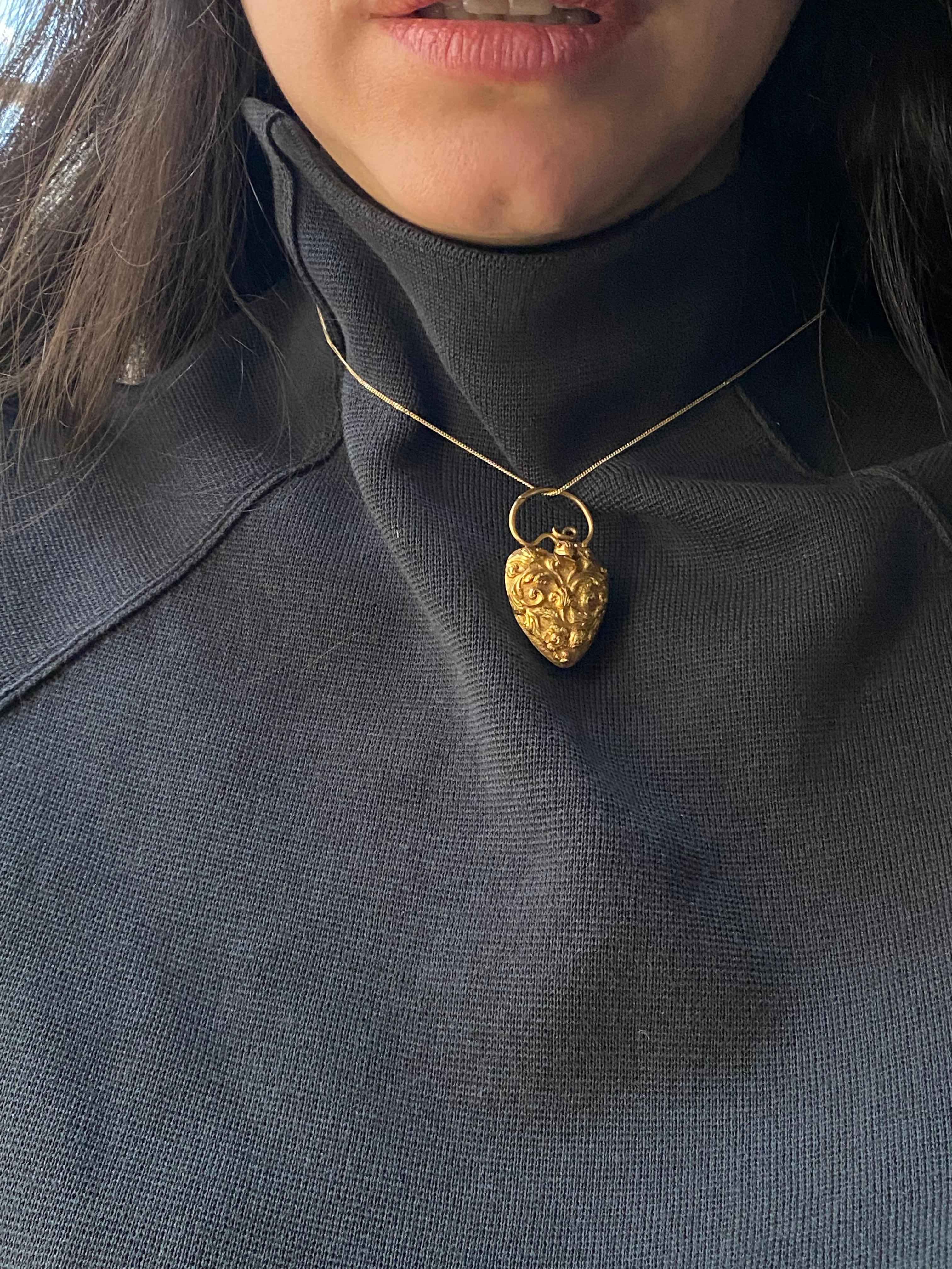 Georgian 18 Karat Gold Heart Shaped Locket Pendant with Snake Motif 3