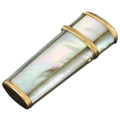 Georgian 18-Karat Gold-Mounted Mother of Pearl Etui, London, circa 1760