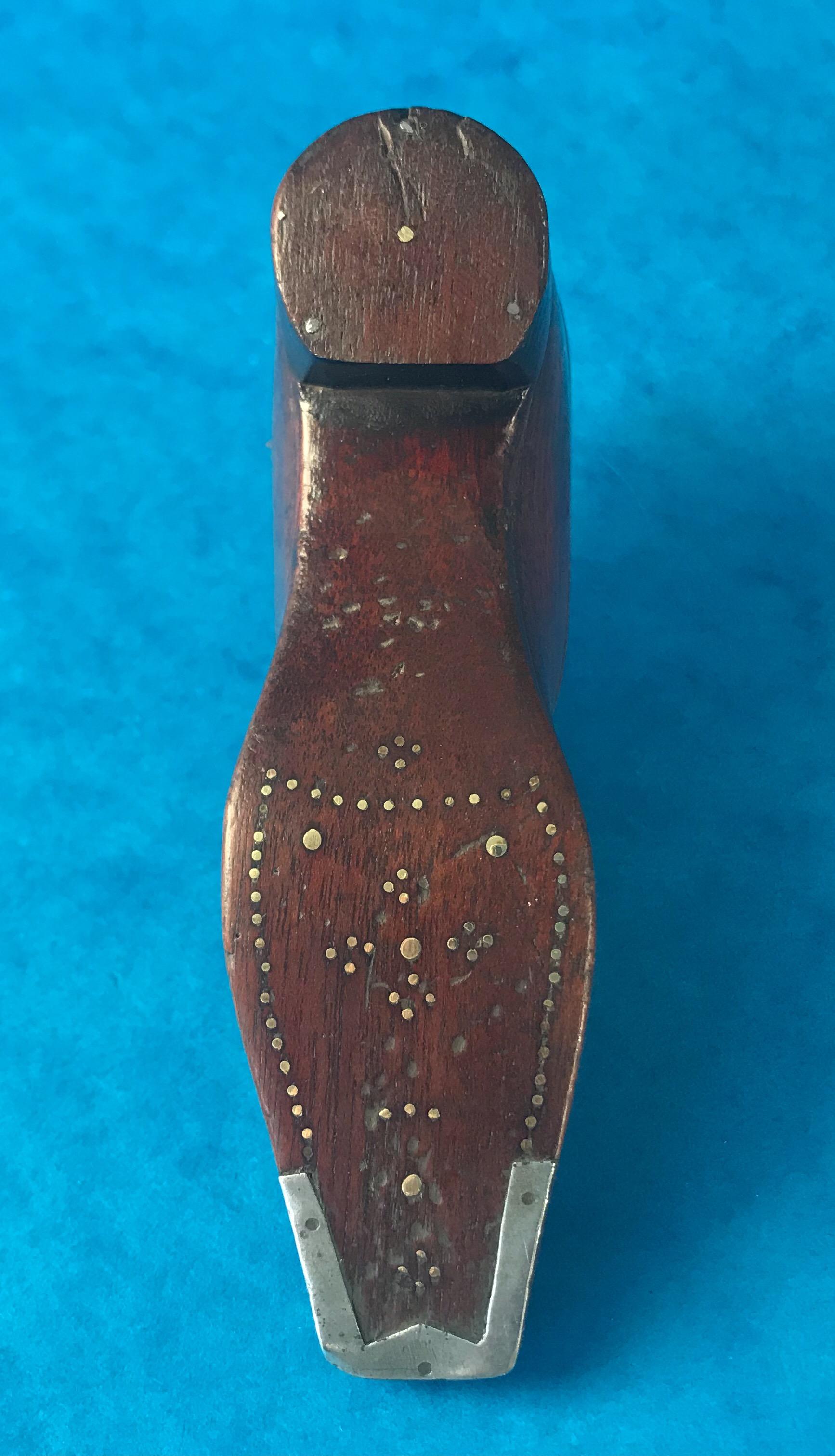 Georgian 1840 Mahogany Snuff Shoe For Sale 4