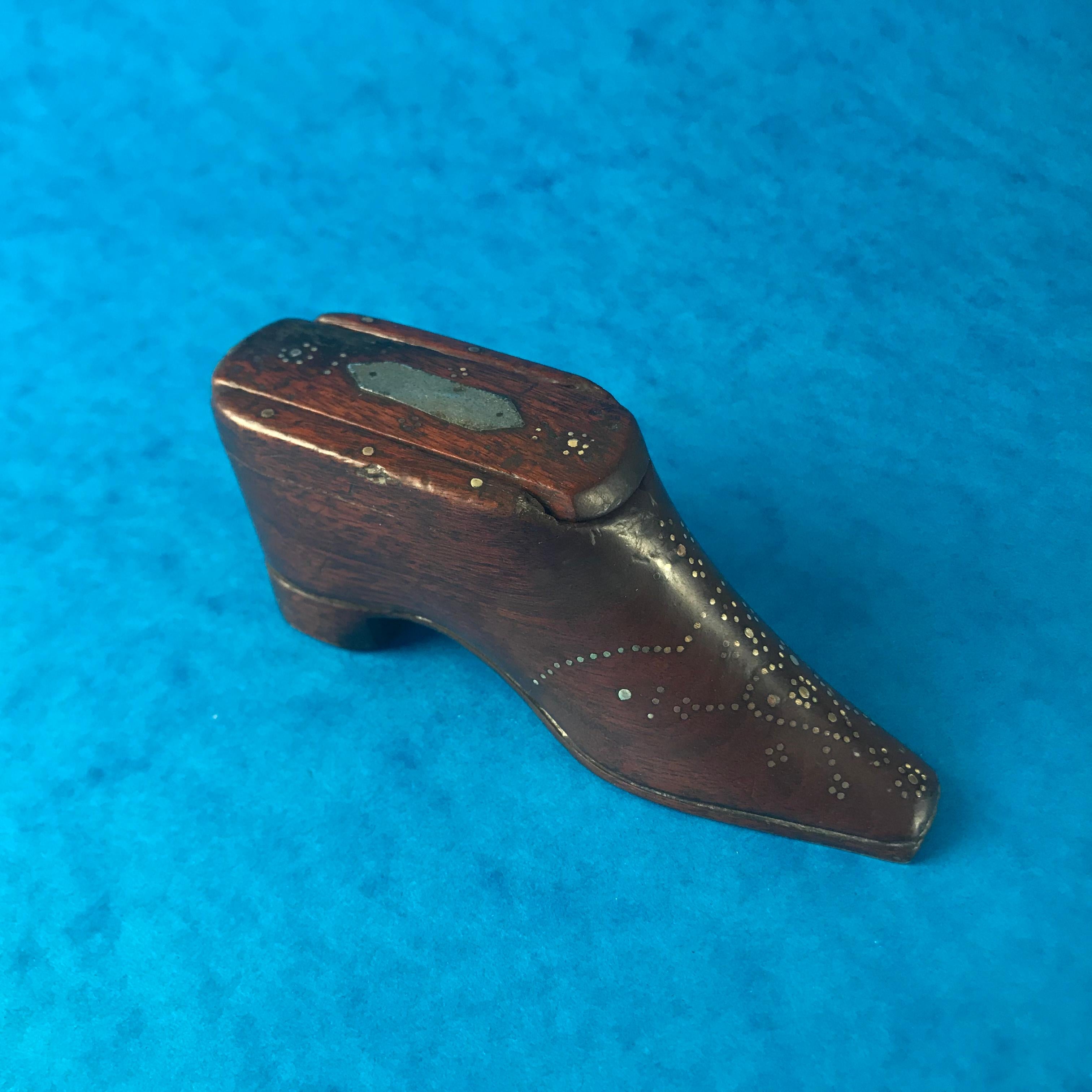 Georgian 1840 Mahogany Snuff Shoe In Good Condition For Sale In Windsor, Berkshire