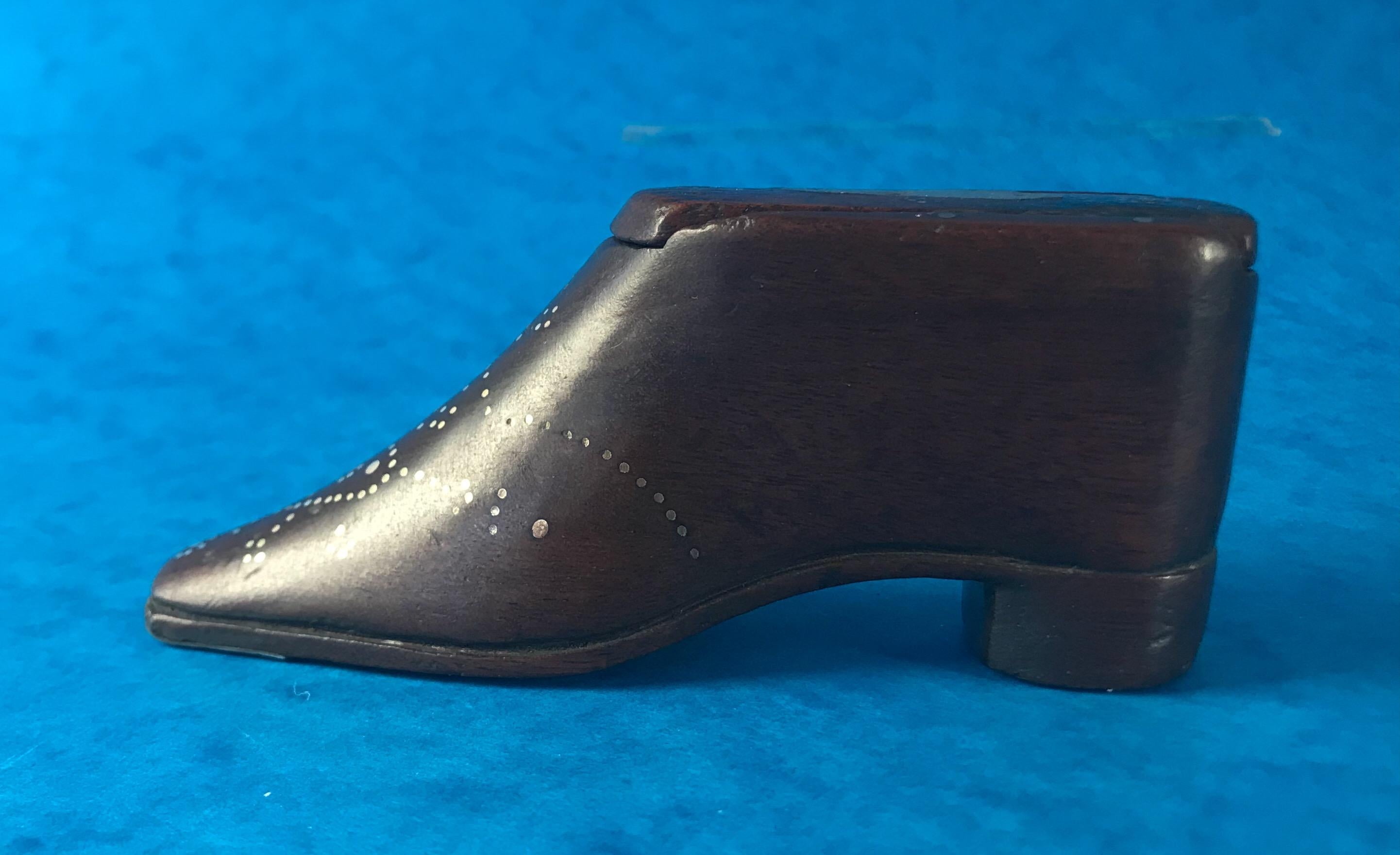 19th Century Georgian 1840 Mahogany Snuff Shoe For Sale