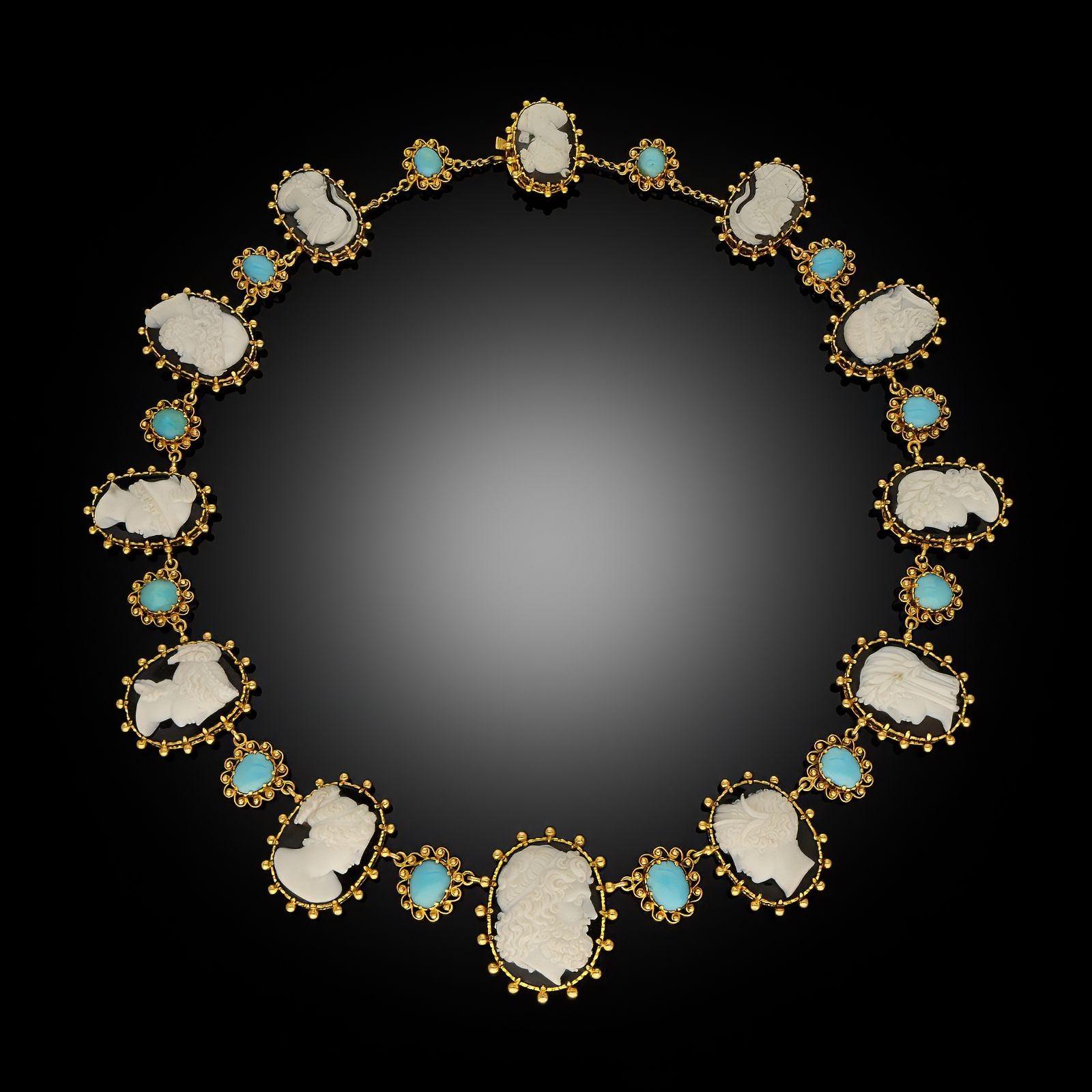 Cabochon Georgian 18ct Yellow Gold Cameo Necklace of Olympian Gods Circa 1830 For Sale