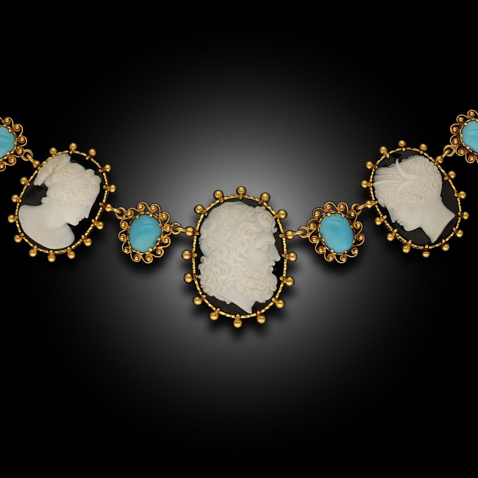 Georgian 18ct Yellow Gold Cameo Necklace of Olympian Gods Circa 1830 In Good Condition For Sale In London, GB