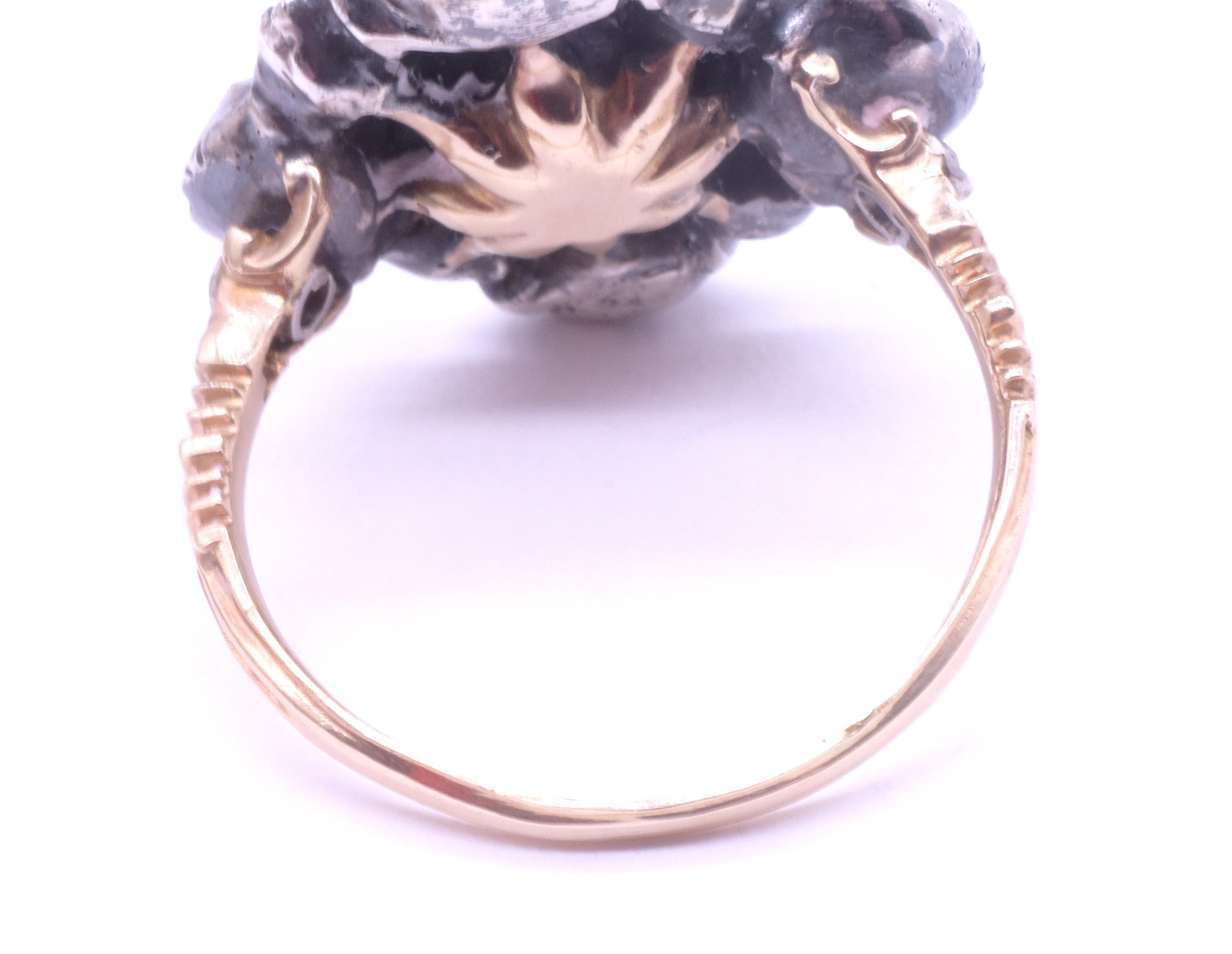 Anello a grappolo di diamanti georgiano in argento e 18 carati a forma di diamante figurato del 1810 ca. in vendita 8