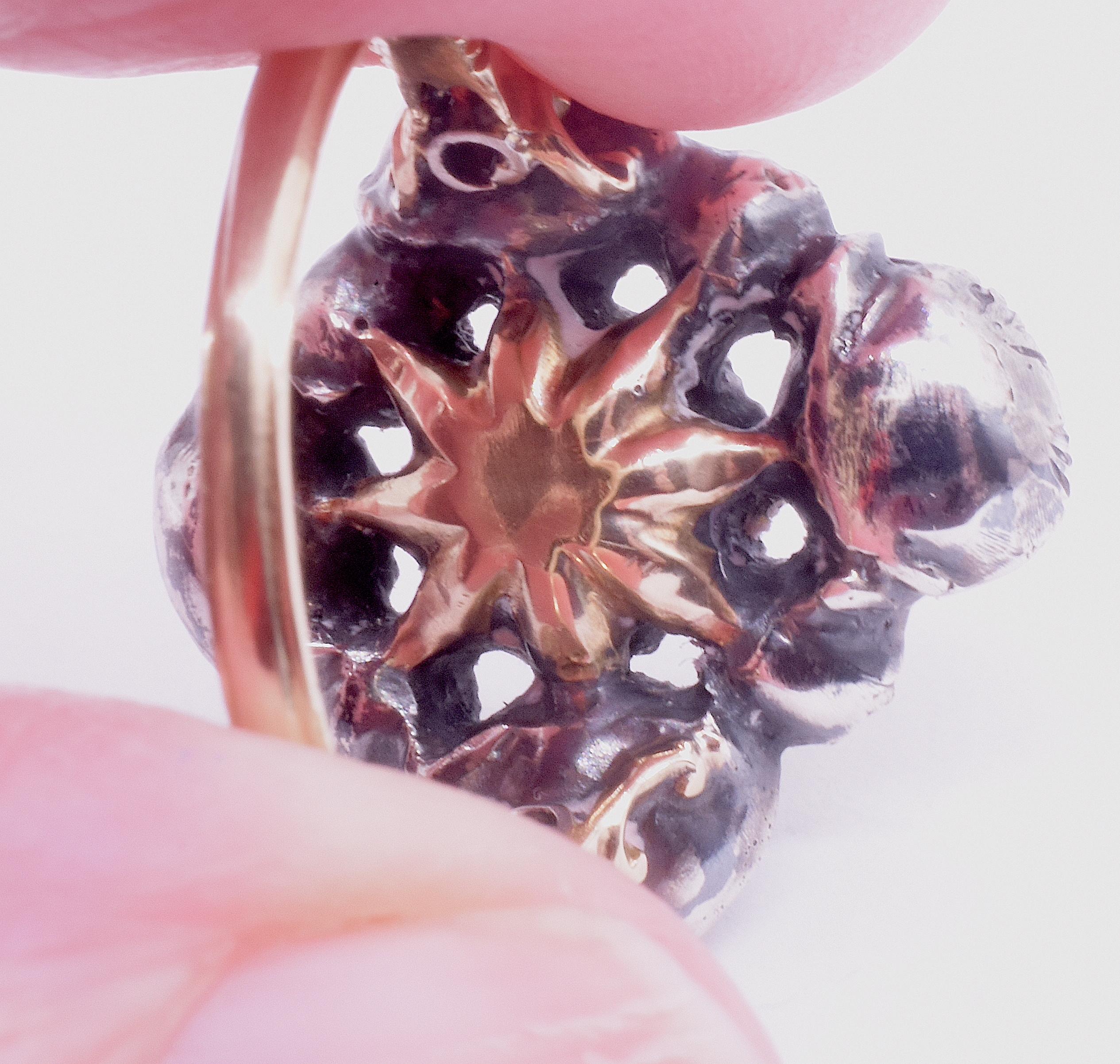Anello a grappolo di diamanti georgiano in argento e 18 carati a forma di diamante figurato del 1810 ca. in vendita 9