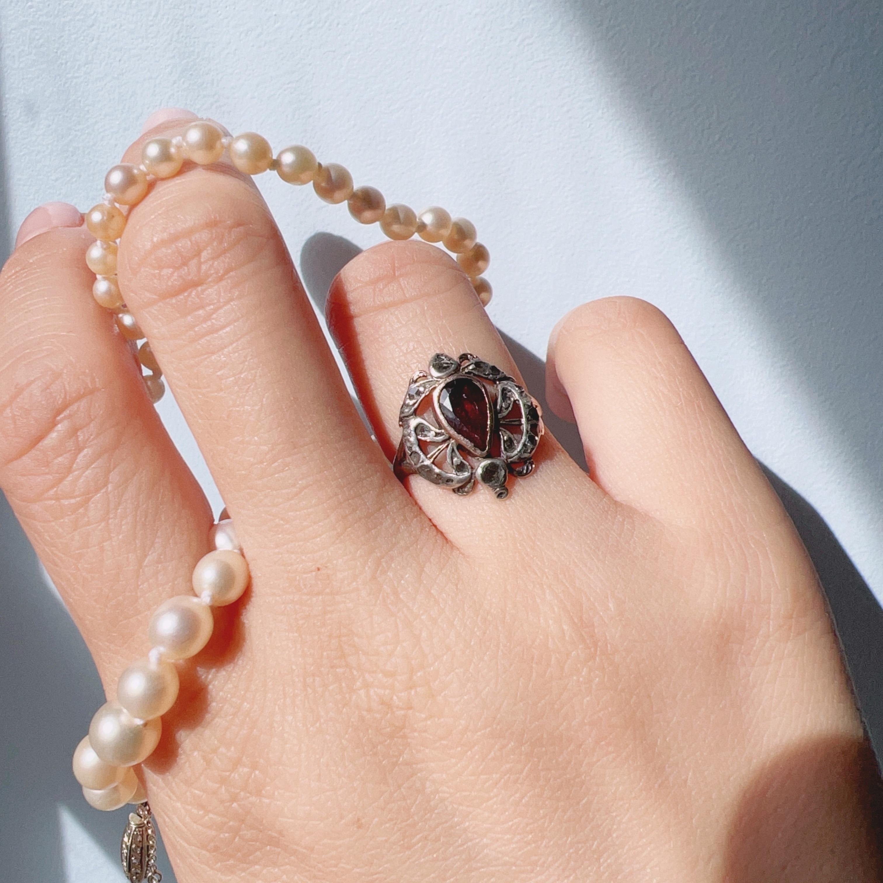 Georgian 18K gold garnet heart diamond ring, sentimental ring romantic ring gift In Good Condition For Sale In Versailles, FR