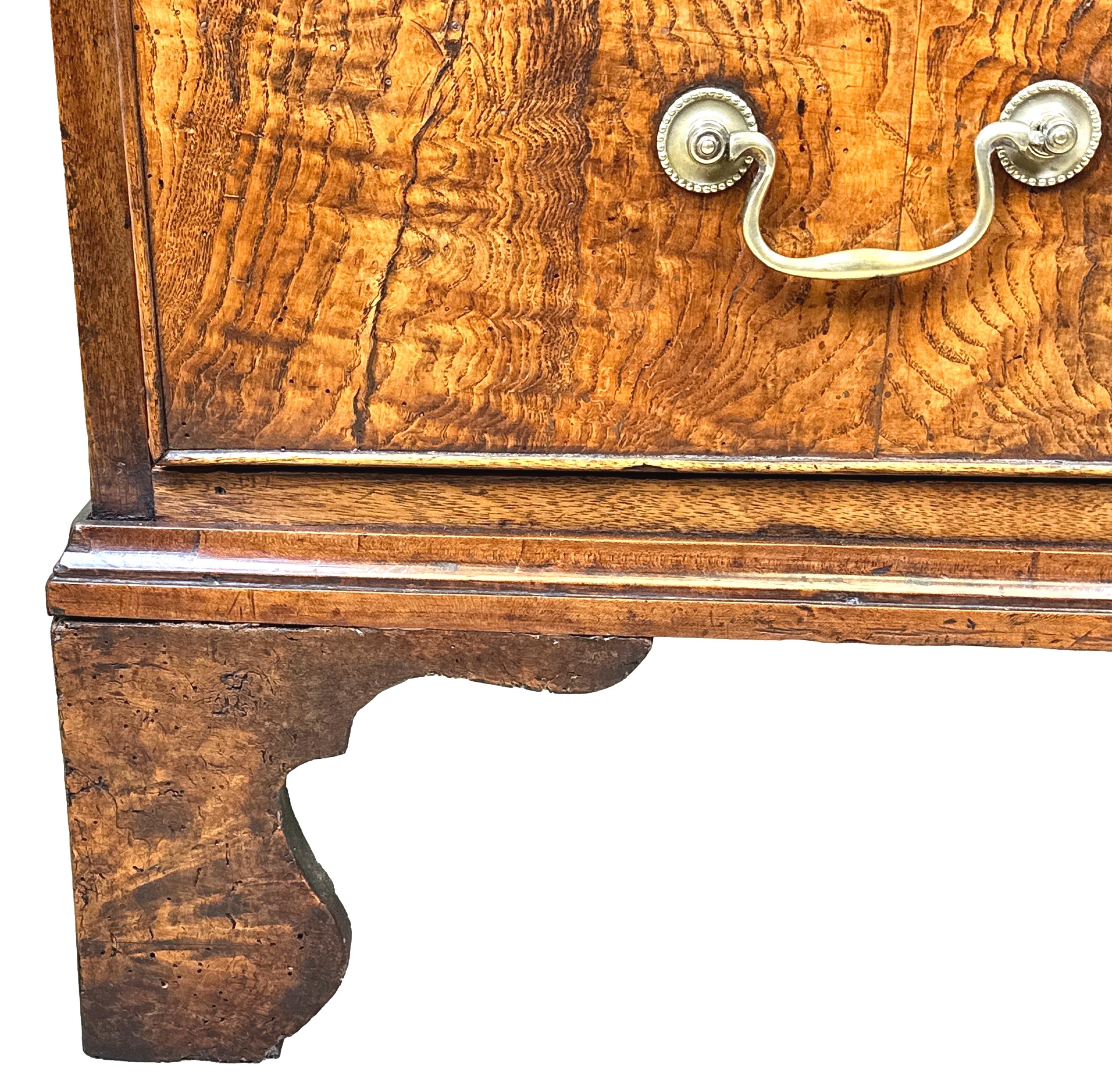 Georgian 18th Century Elm Chest Of Drawers For Sale 3