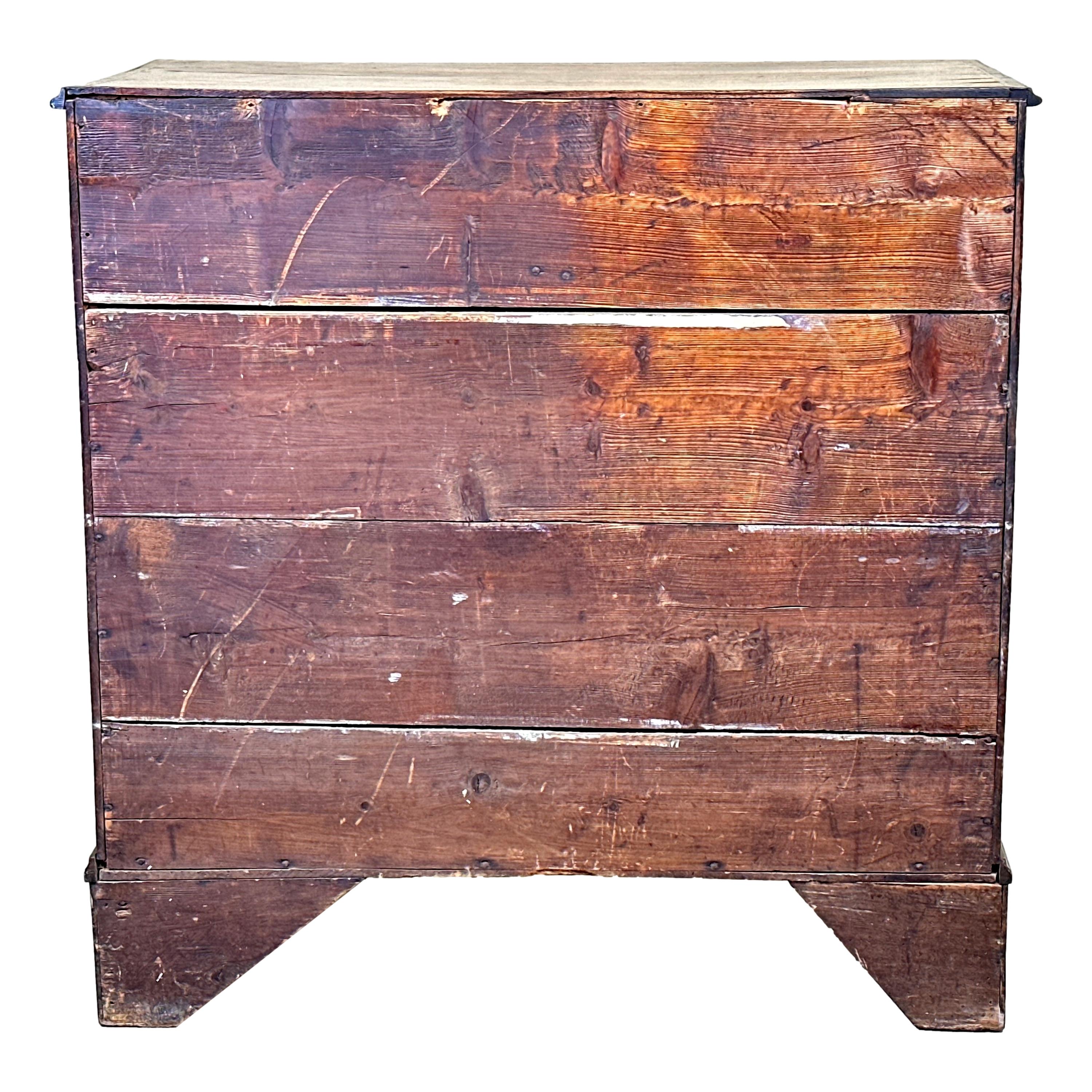 Georgian 18th Century Elm Chest Of Drawers For Sale 5