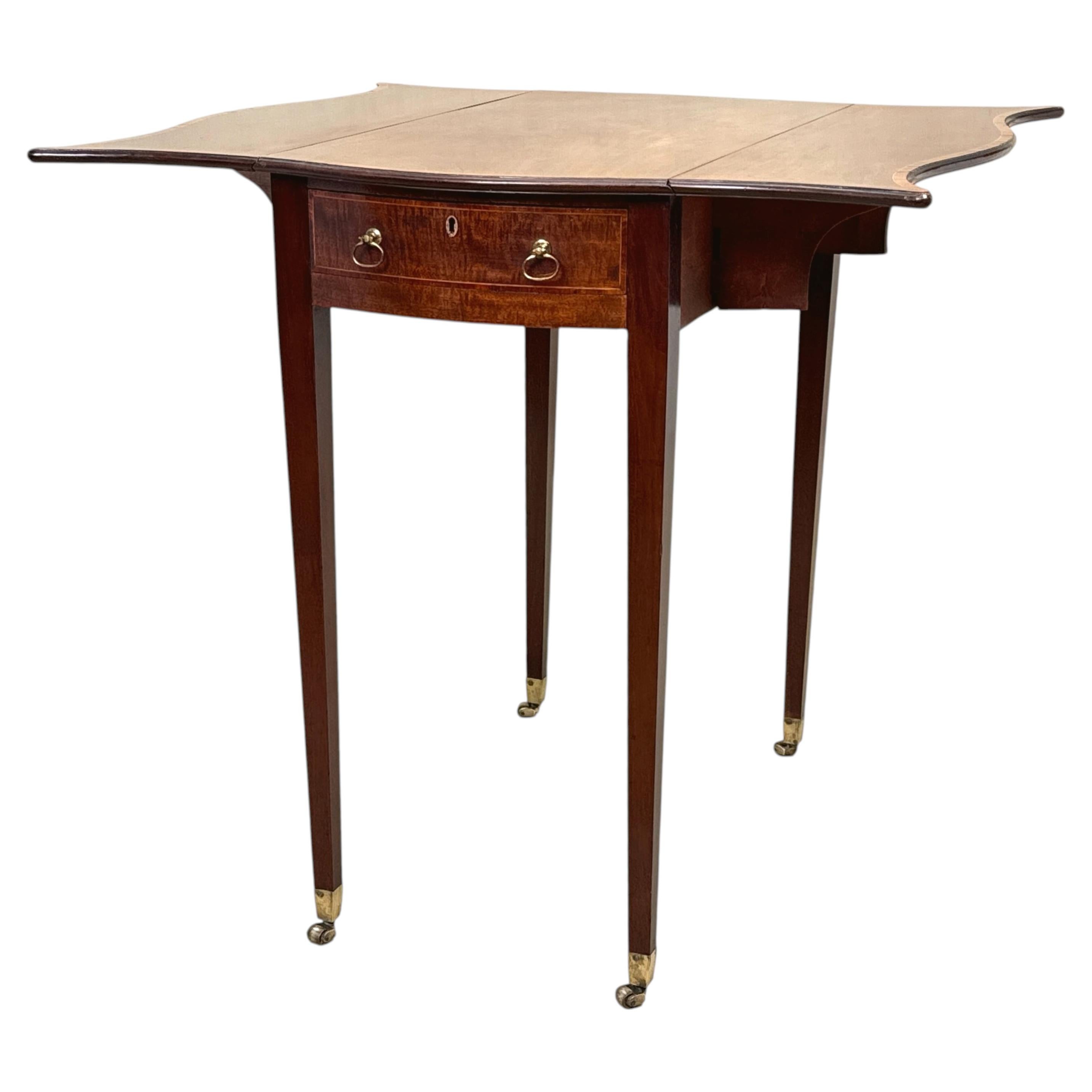 Georgian 18th Century Hepplewhite Baby Pembroke Table For Sale