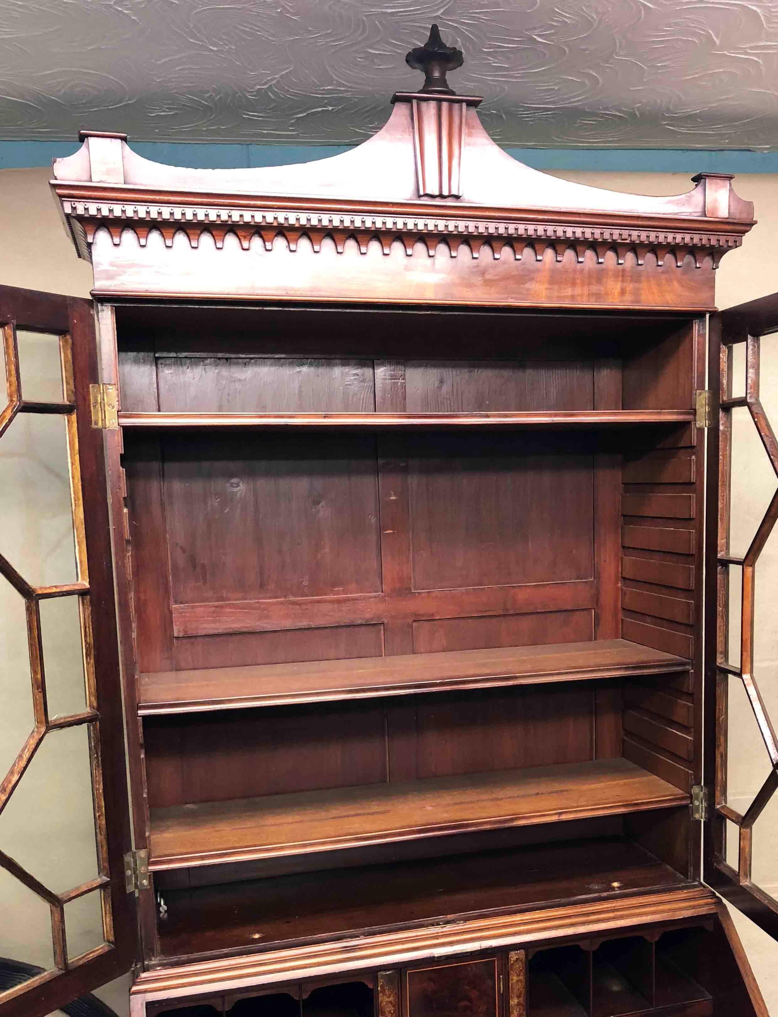 Georgian 18th Century Mahogany Bureau Bookcase Cabinet For Sale 8
