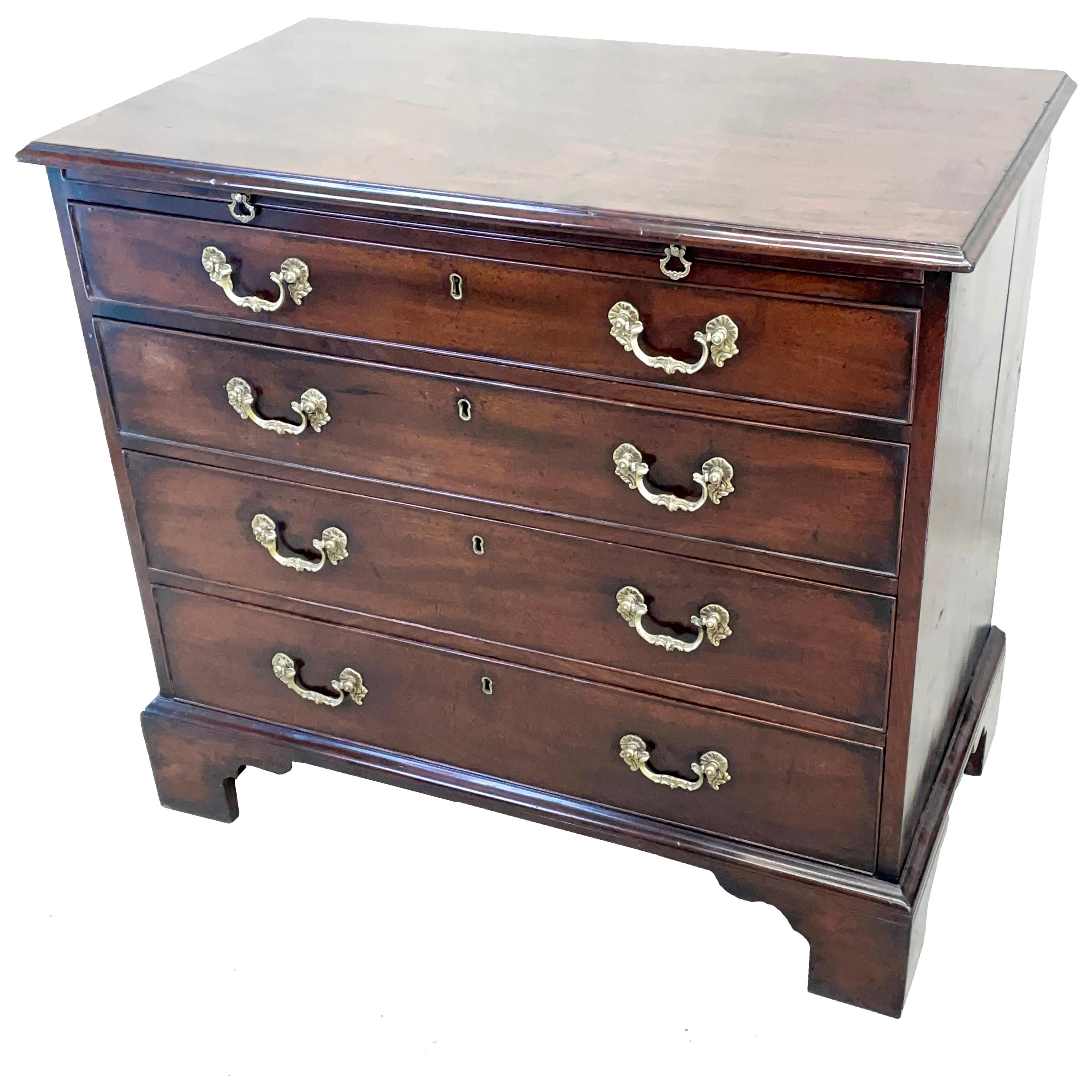 Georgian 18th Century Mahogany Chest of Drawers For Sale