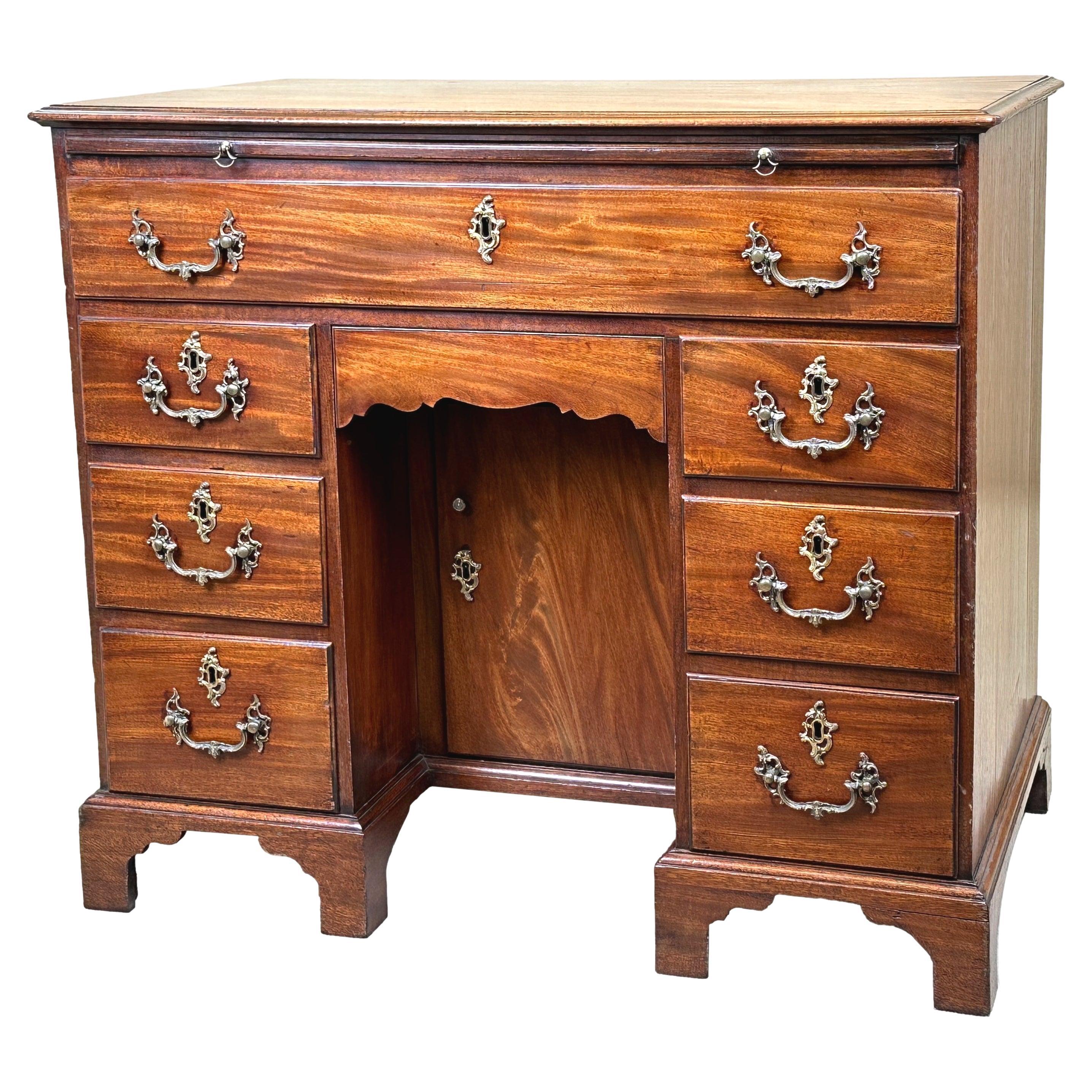 Georgian 18th Century Mahogany Kneehole Desk For Sale