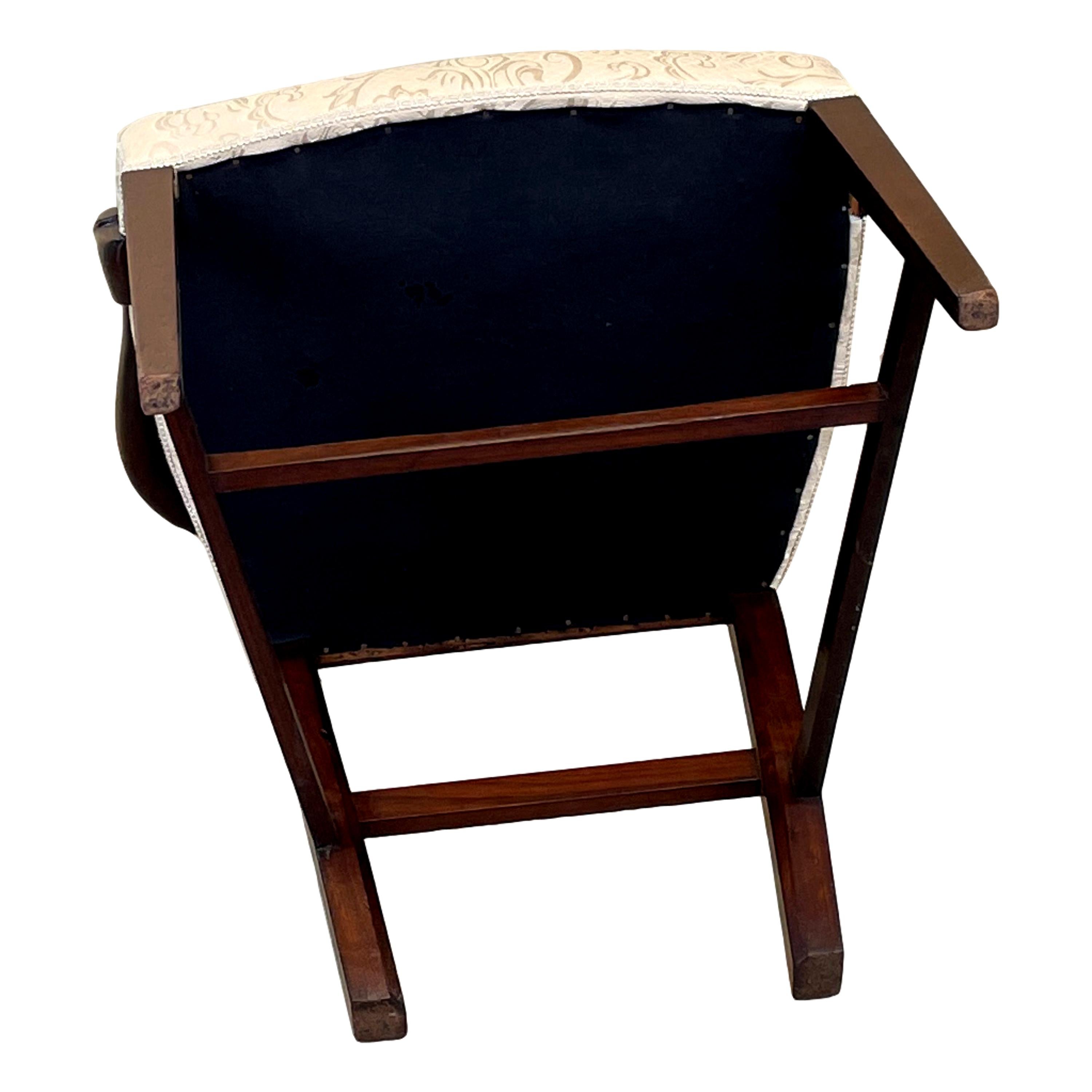 English Georgian 18th Century Mahogany Masters Armchair For Sale