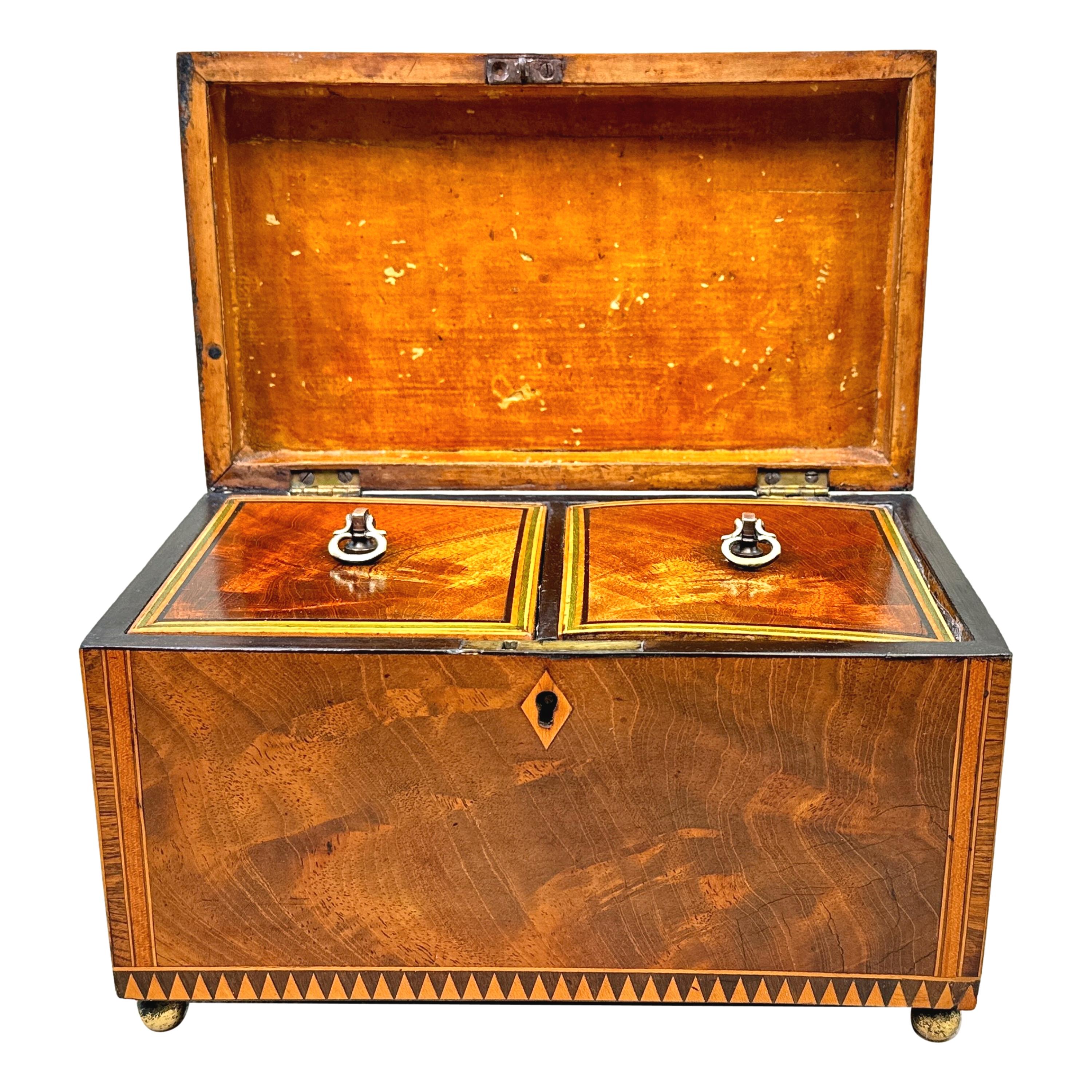 Georgian 18th Century Mahogany Rectangular Tea Caddy In Good Condition For Sale In Bedfordshire, GB