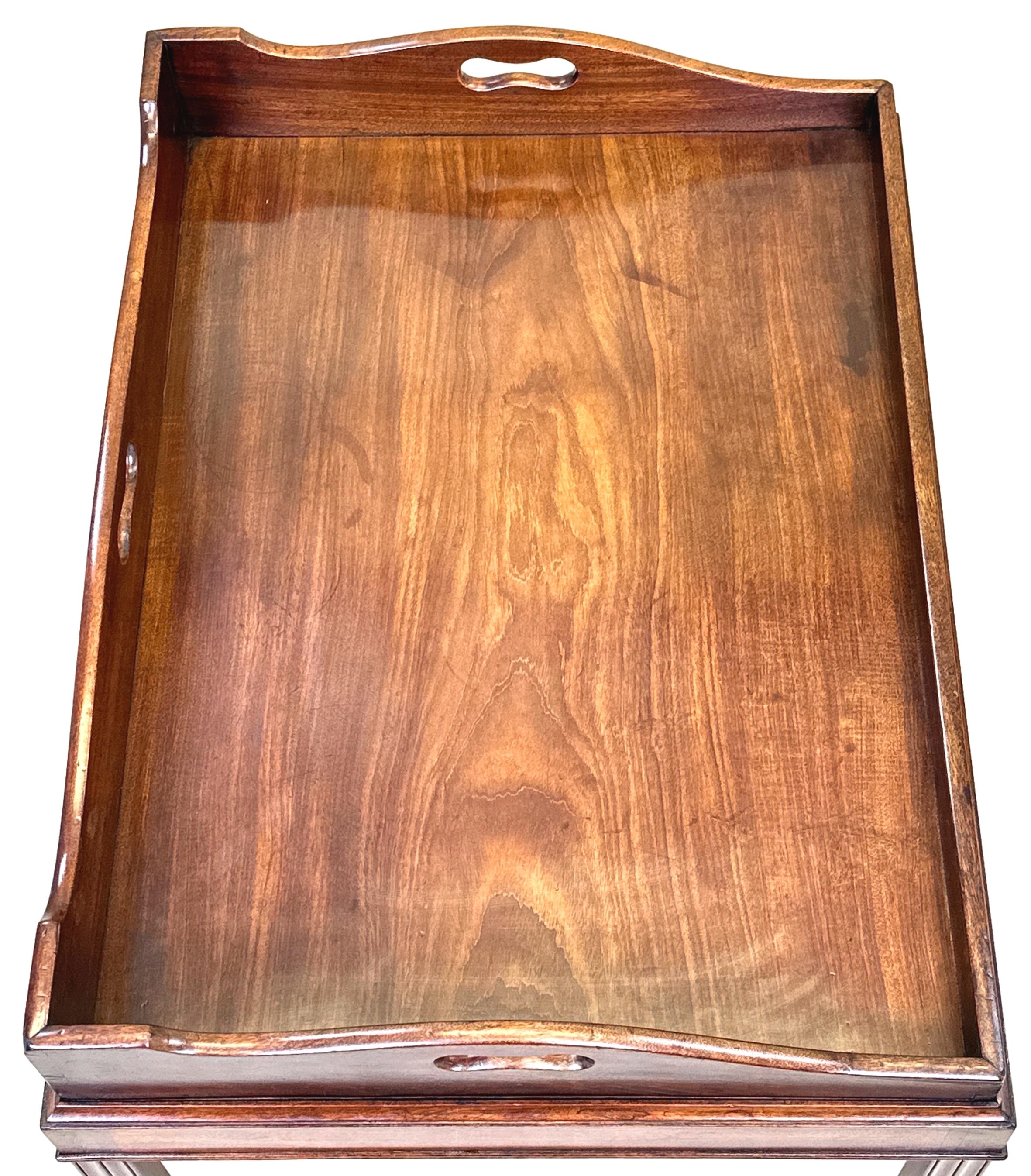 Georgian 18th Century Mahogany Tray on Stand In Good Condition In Bedfordshire, GB