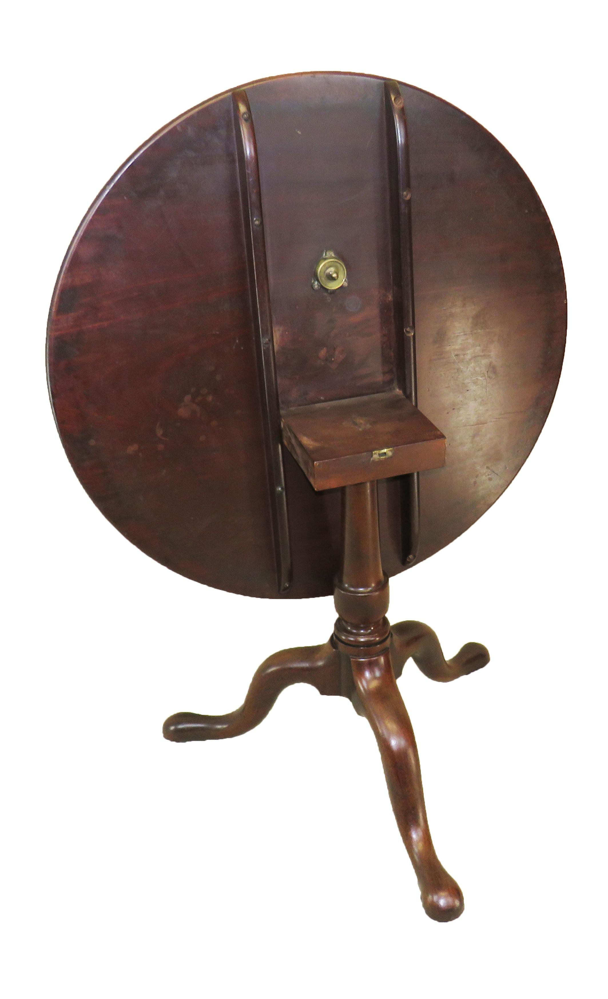Georgian 18th Century Mahogany Tripod Table In Good Condition For Sale In Bedfordshire, GB