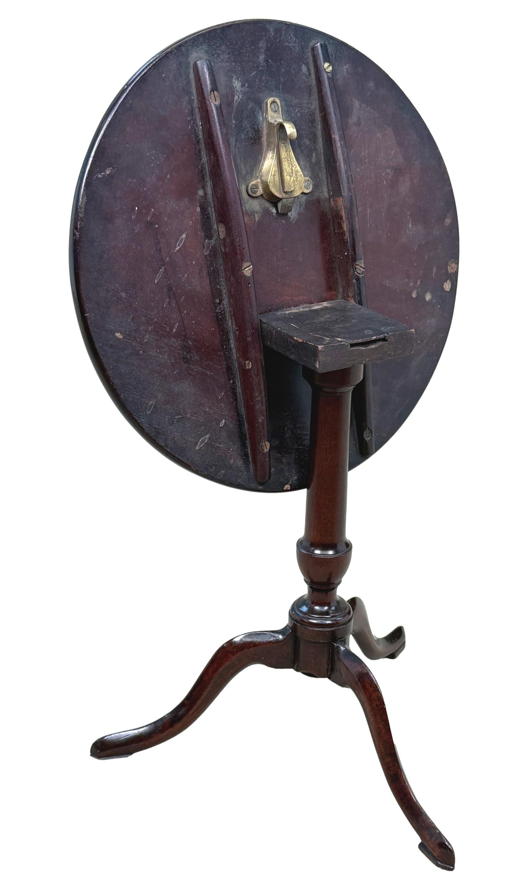Acajou Table tripode miniature géorgienne en acajou du 18e siècle en vente
