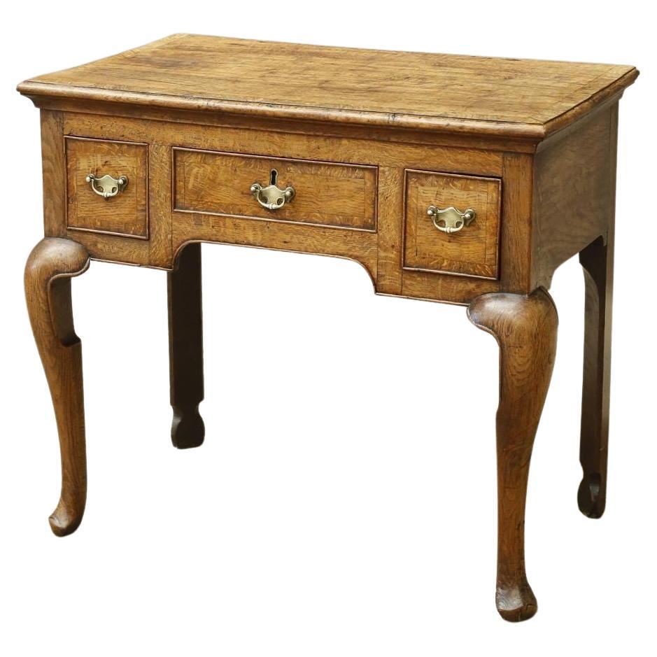 Georgian 18th century Oak lowboy with 3 drawers For Sale
