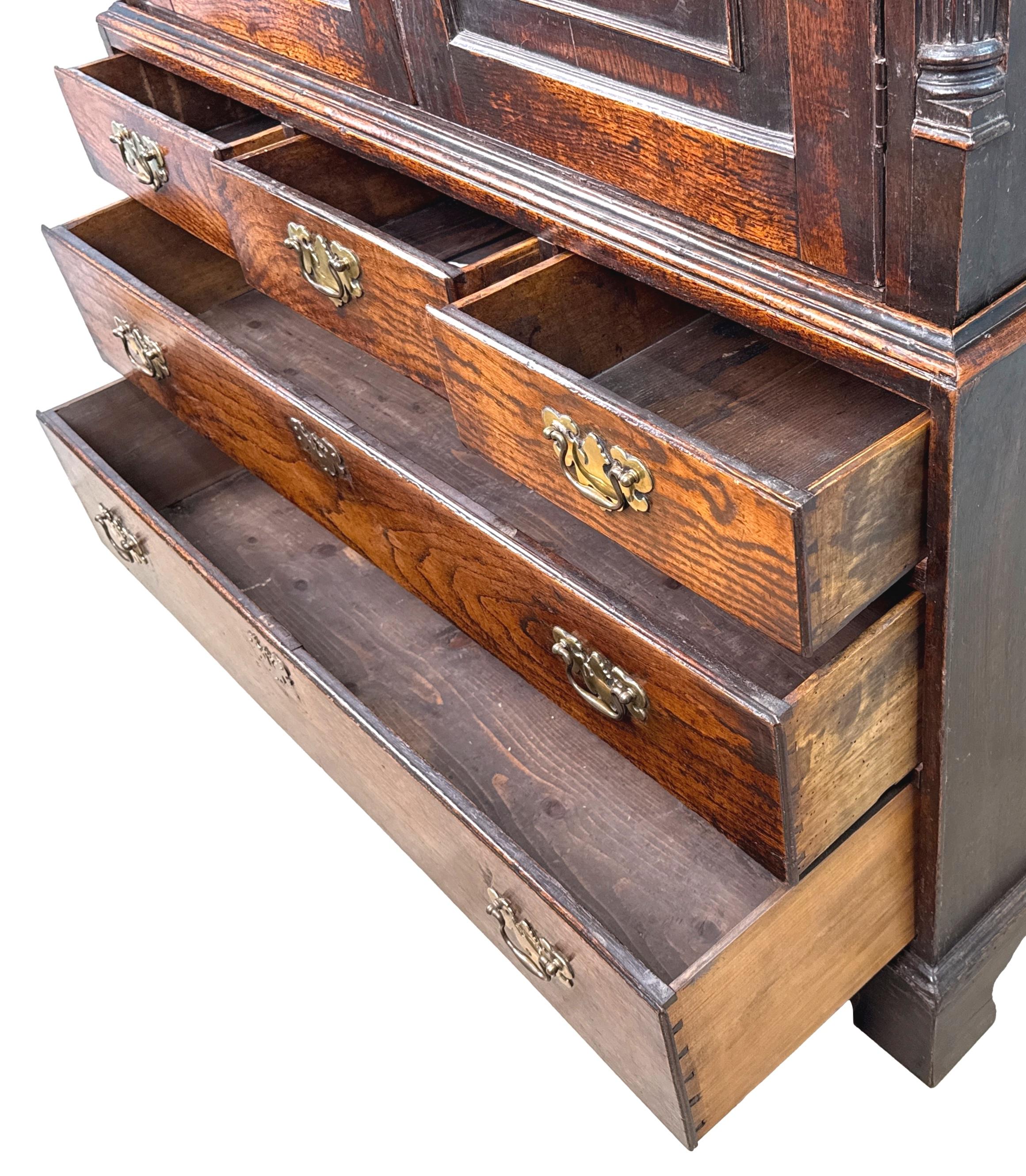 XVIIIe siècle Georgian 18th Century Oak Press Cupboard en vente