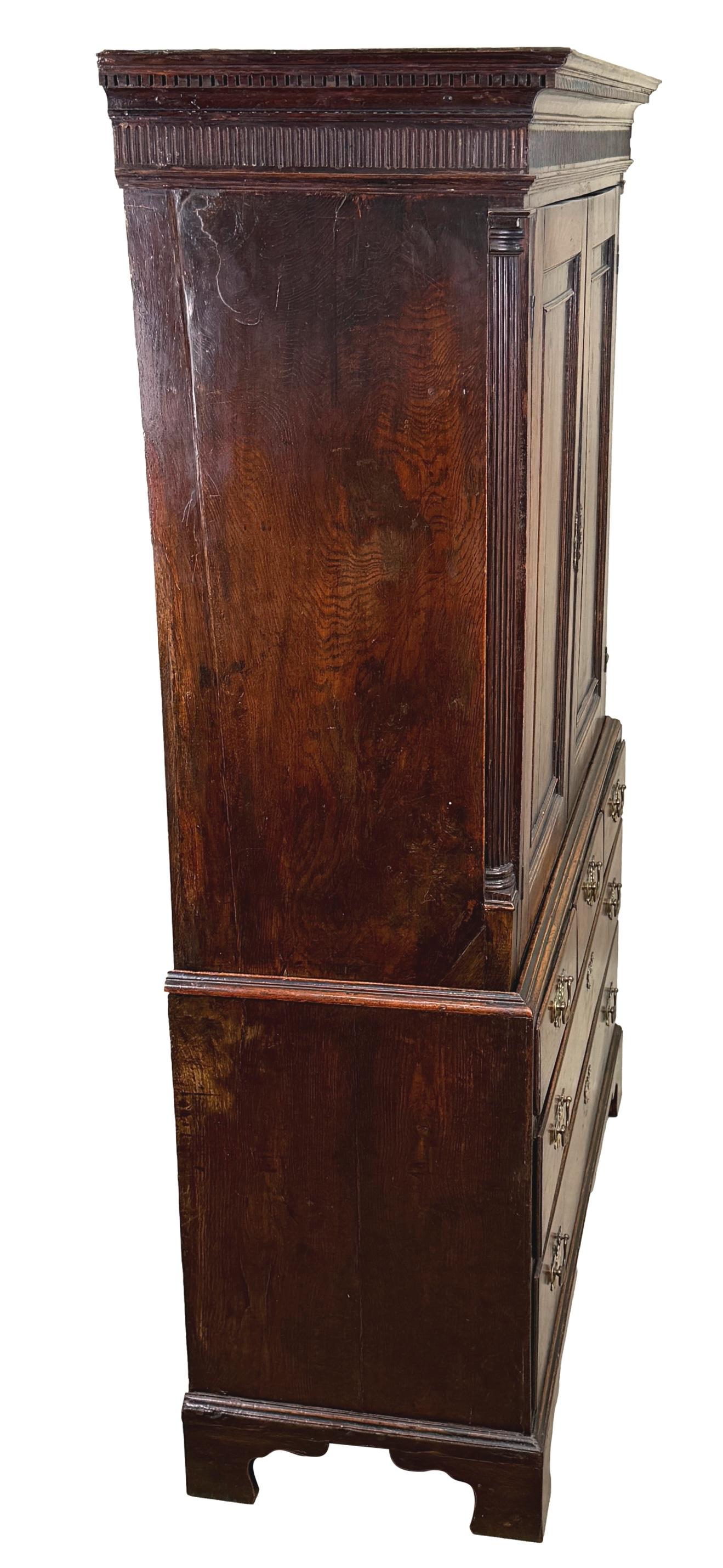 Chêne Georgian 18th Century Oak Press Cupboard en vente