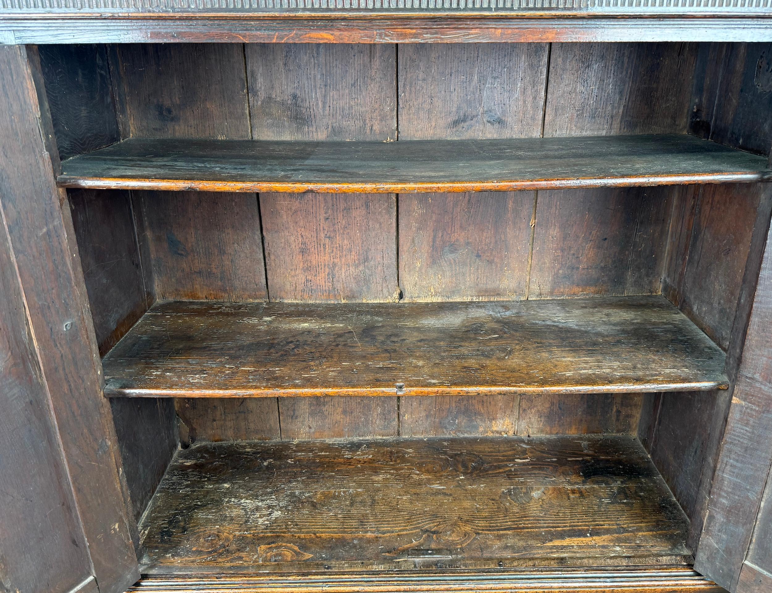 Georgian 18th Century Oak Press Cupboard en vente 2