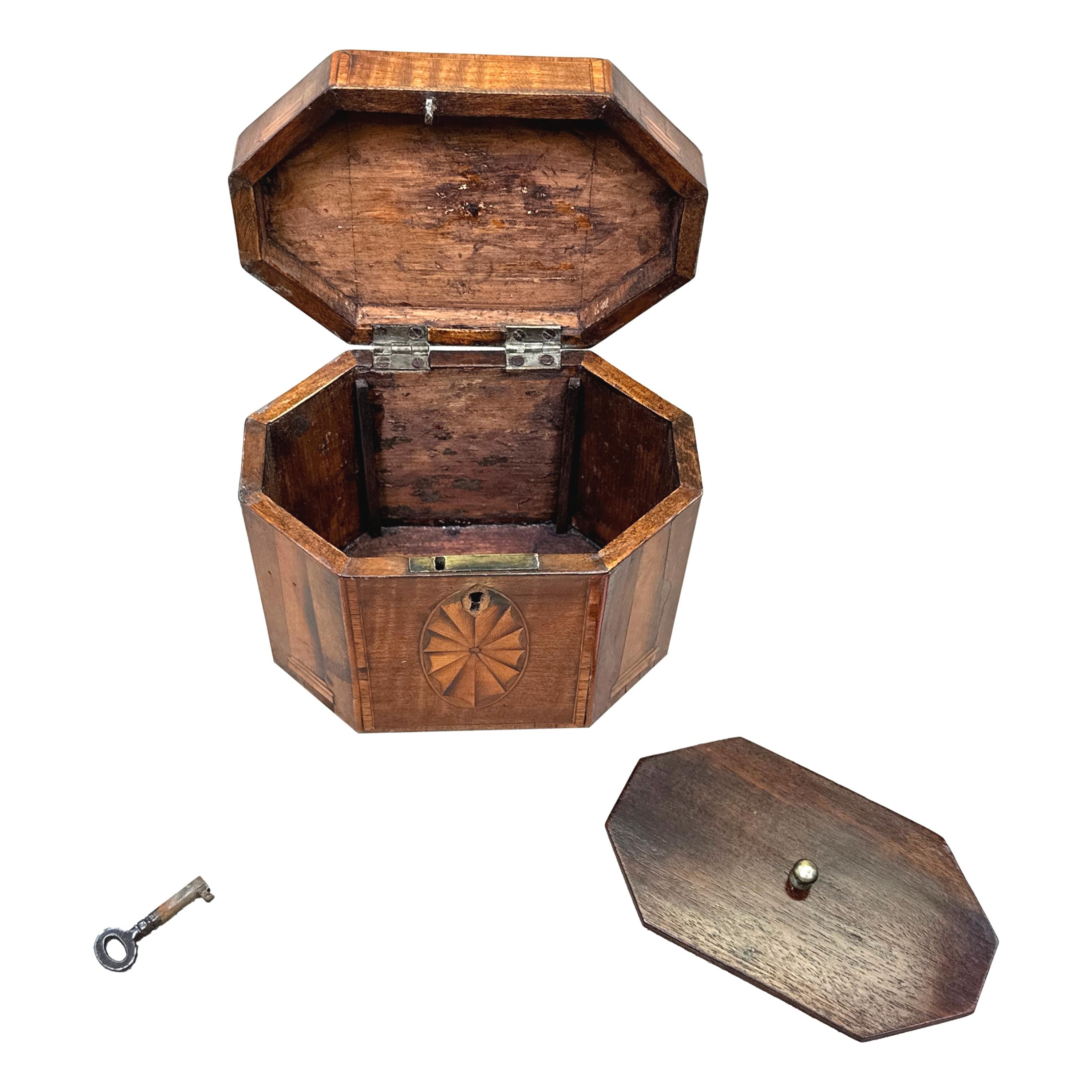 Caja de té octogonal georgiana de caoba del siglo XVIII Caoba en venta