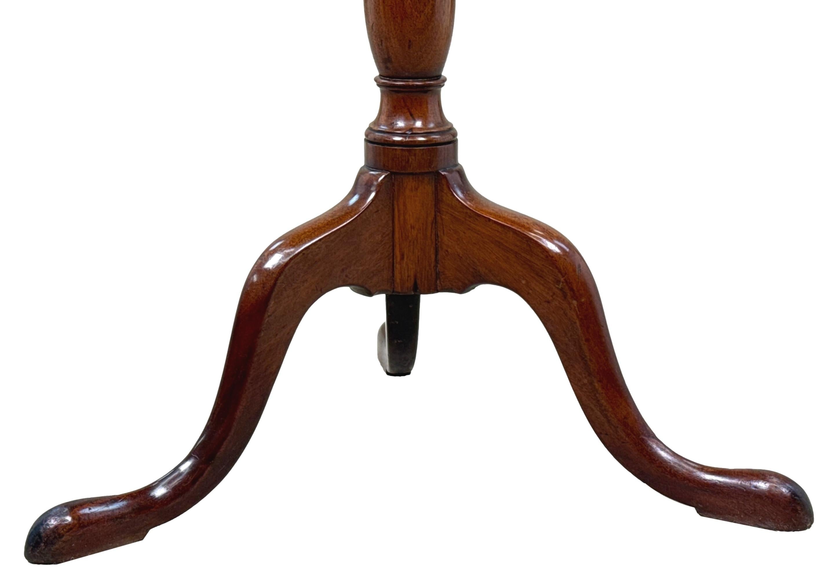 George III Georgian 18th Century Oval Mahogany Wine Table For Sale