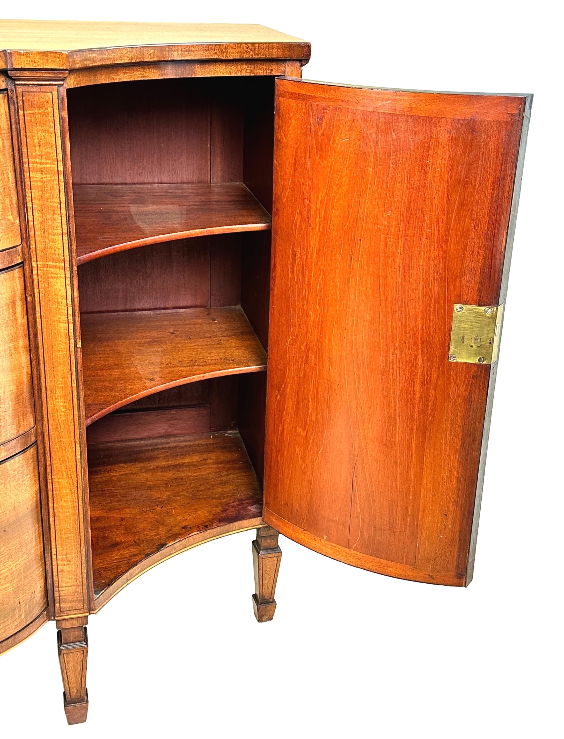Georgian 18th Century Serpentine Side Cabinet Commode For Sale 5