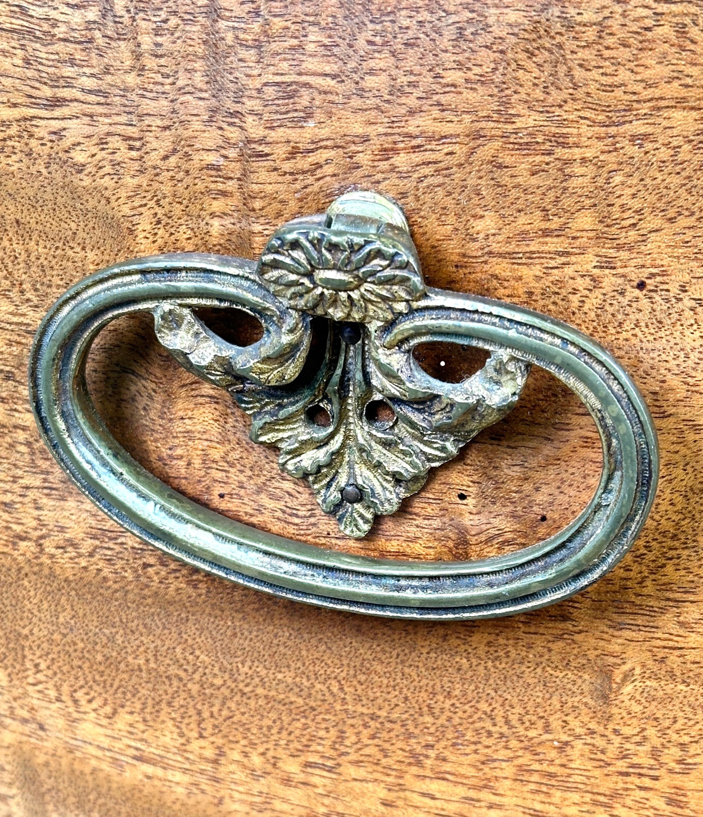 Georgian 18th Century Serpentine Side Cabinet Commode In Good Condition For Sale In Bedfordshire, GB