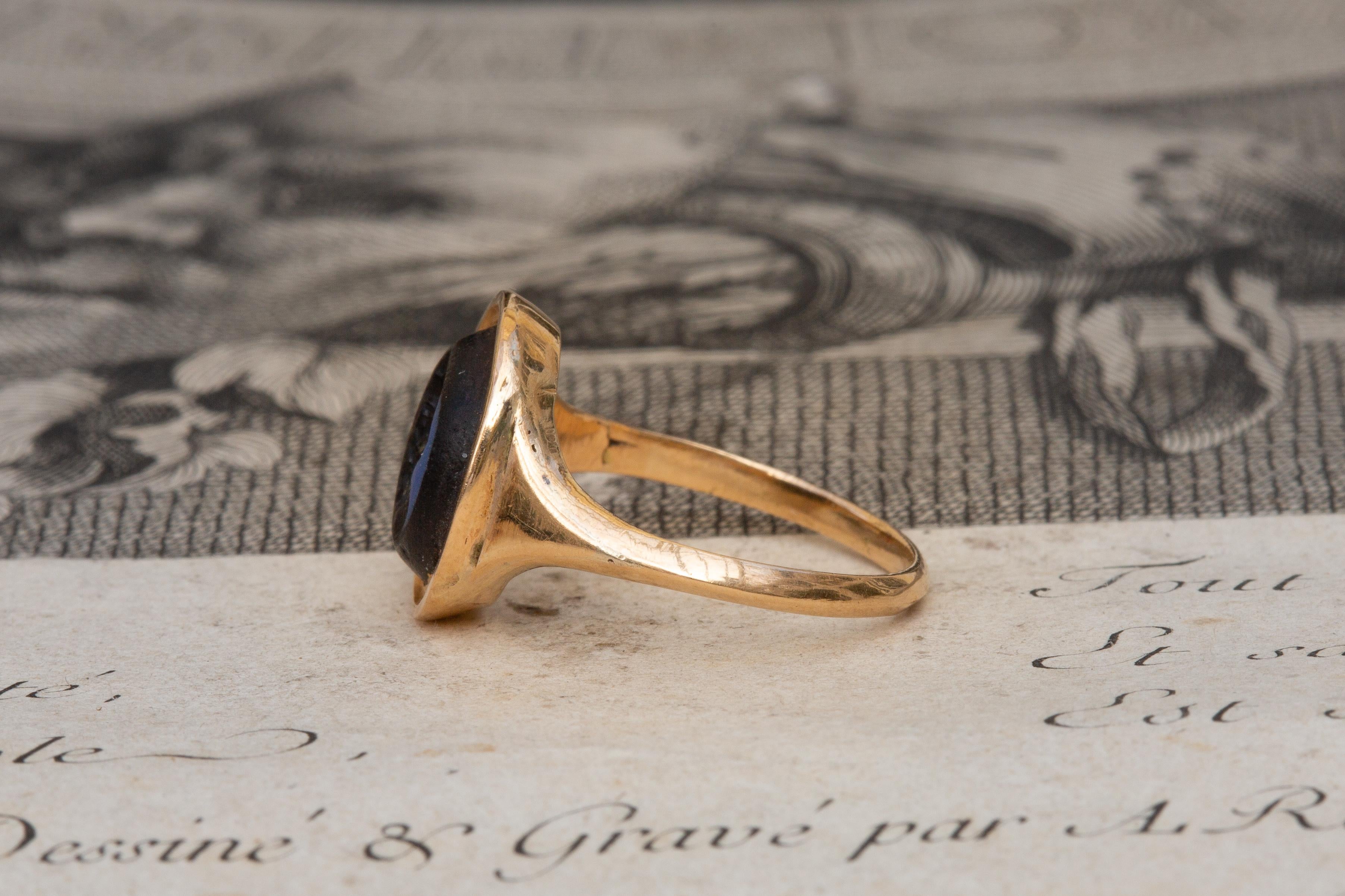 Women's or Men's Georgian 18th Century Signet Ring with Ancient Roman Nicolo Intaglio of Hercules For Sale