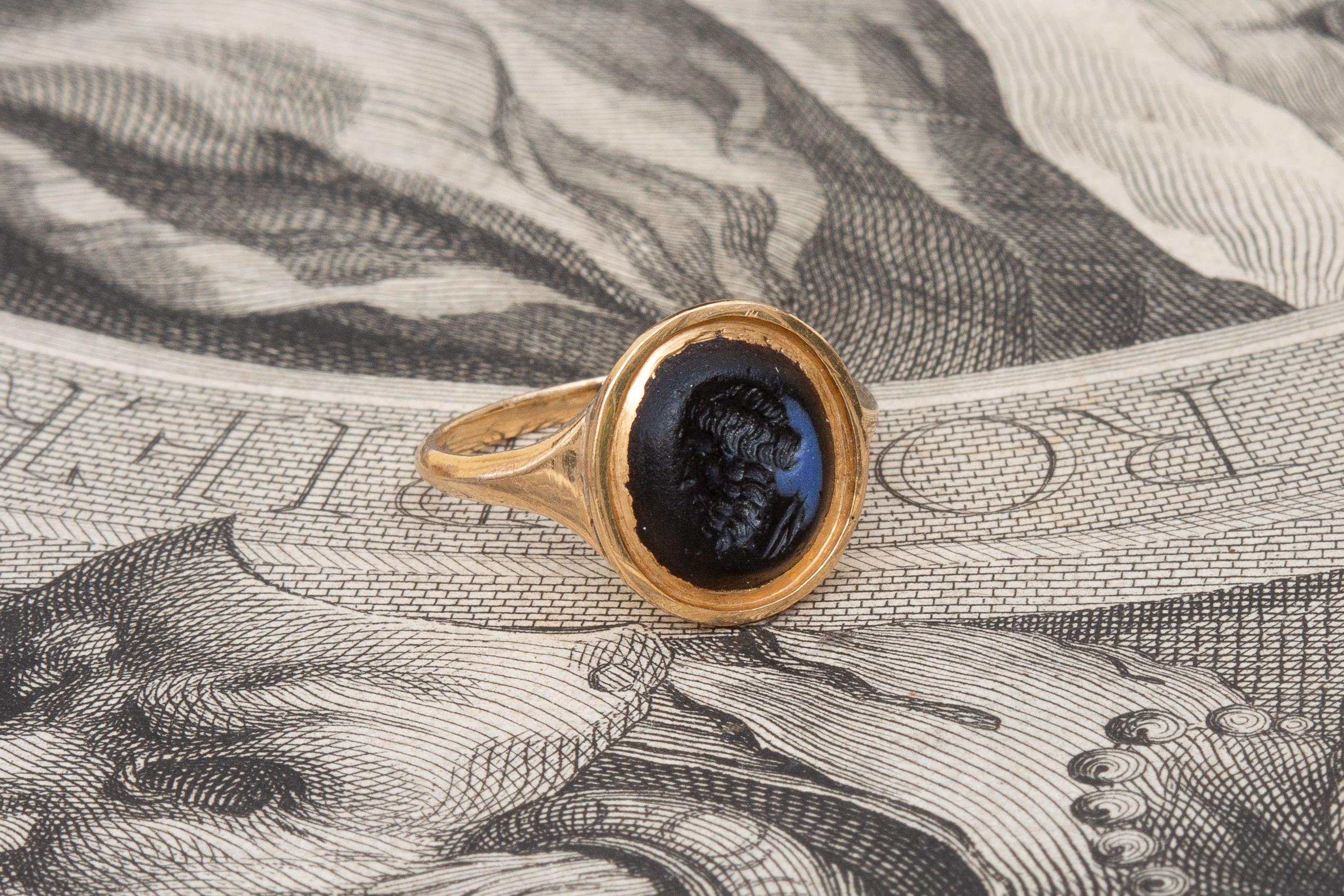 Georgian 18th Century Signet Ring with Ancient Roman Nicolo Intaglio of Hercules For Sale 1