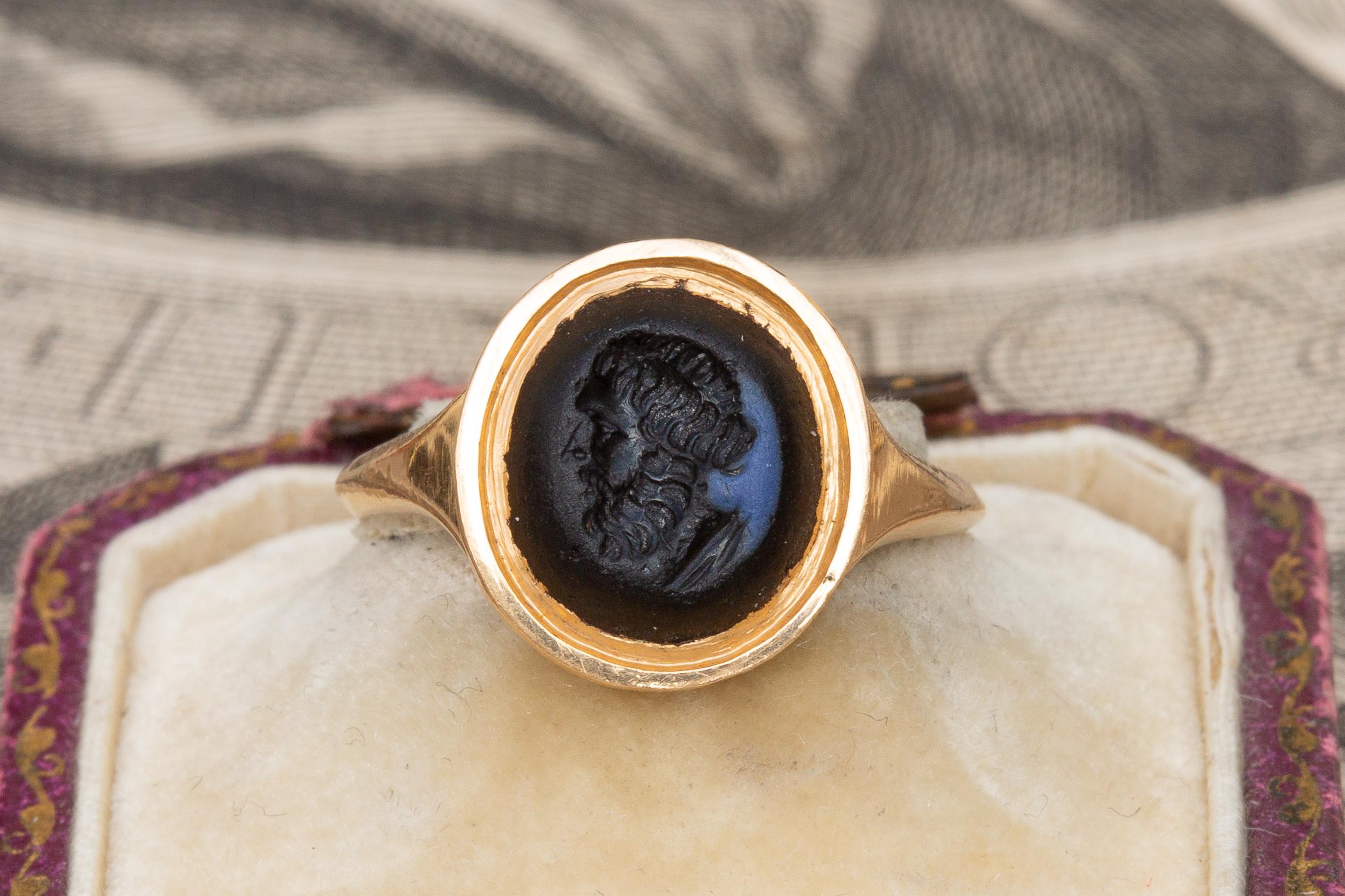 Georgian 18th Century Signet Ring with Ancient Roman Nicolo Intaglio of Hercules For Sale 5
