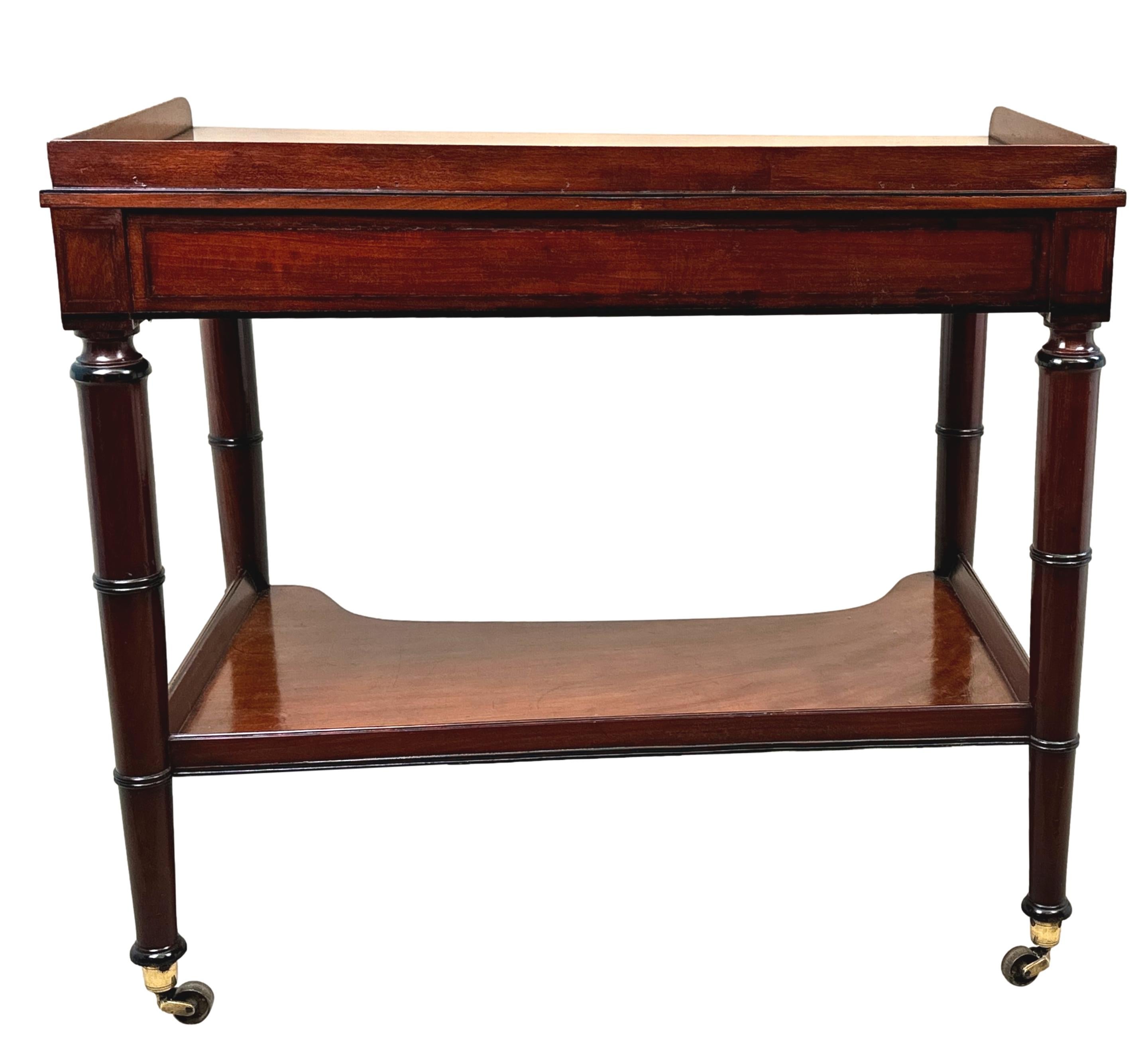 Georgian 19th Century Mahogany Dressing Table In Good Condition In Bedfordshire, GB
