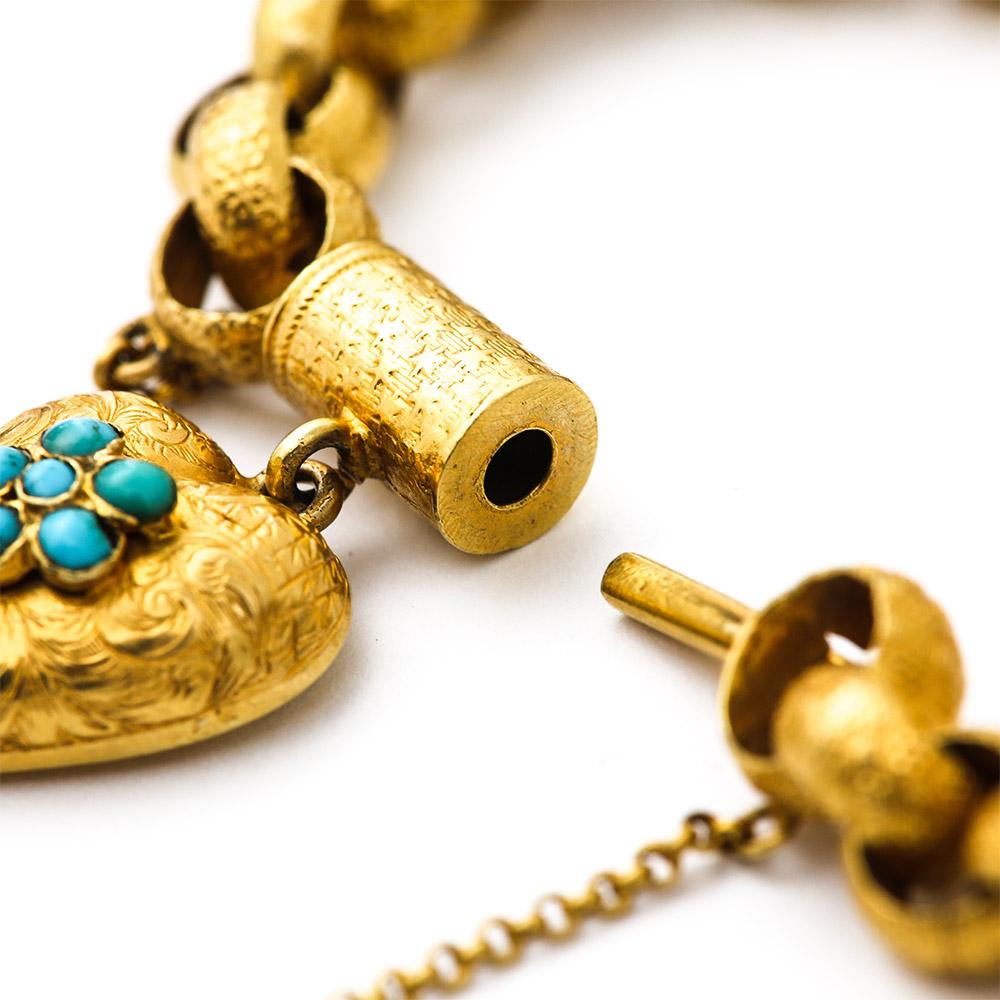 Georgian 20 Karat Gold Bracelet with Turquoise Heart Locket, circa 1820 In Good Condition In Lancashire, Oldham
