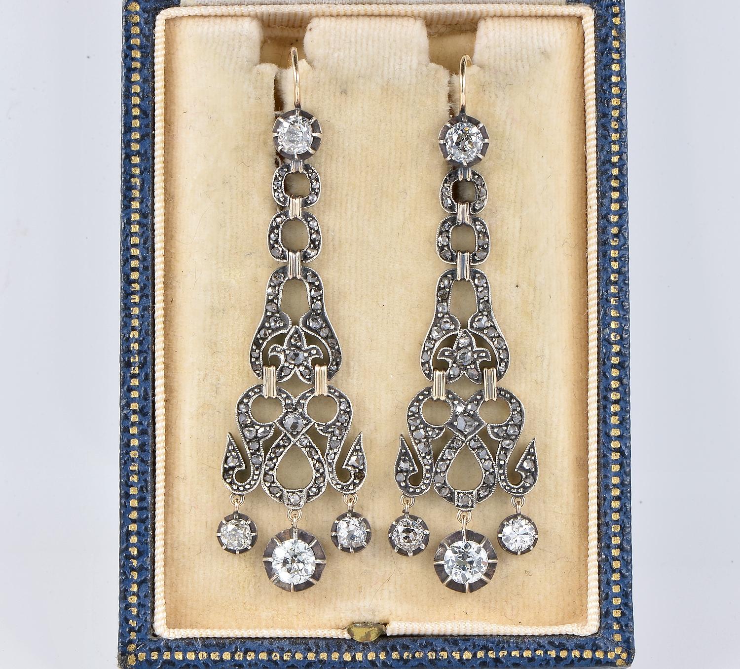 A Ravishing pair of Georgian period Diamond earrings, beautiful articulated workmanship, artful rendered from 18 KT rose gold topped by silver – 1820 ca
Intricate openwork enhanced by lots of Rose cut Diamonds
A solitaire Diamond set on the top and