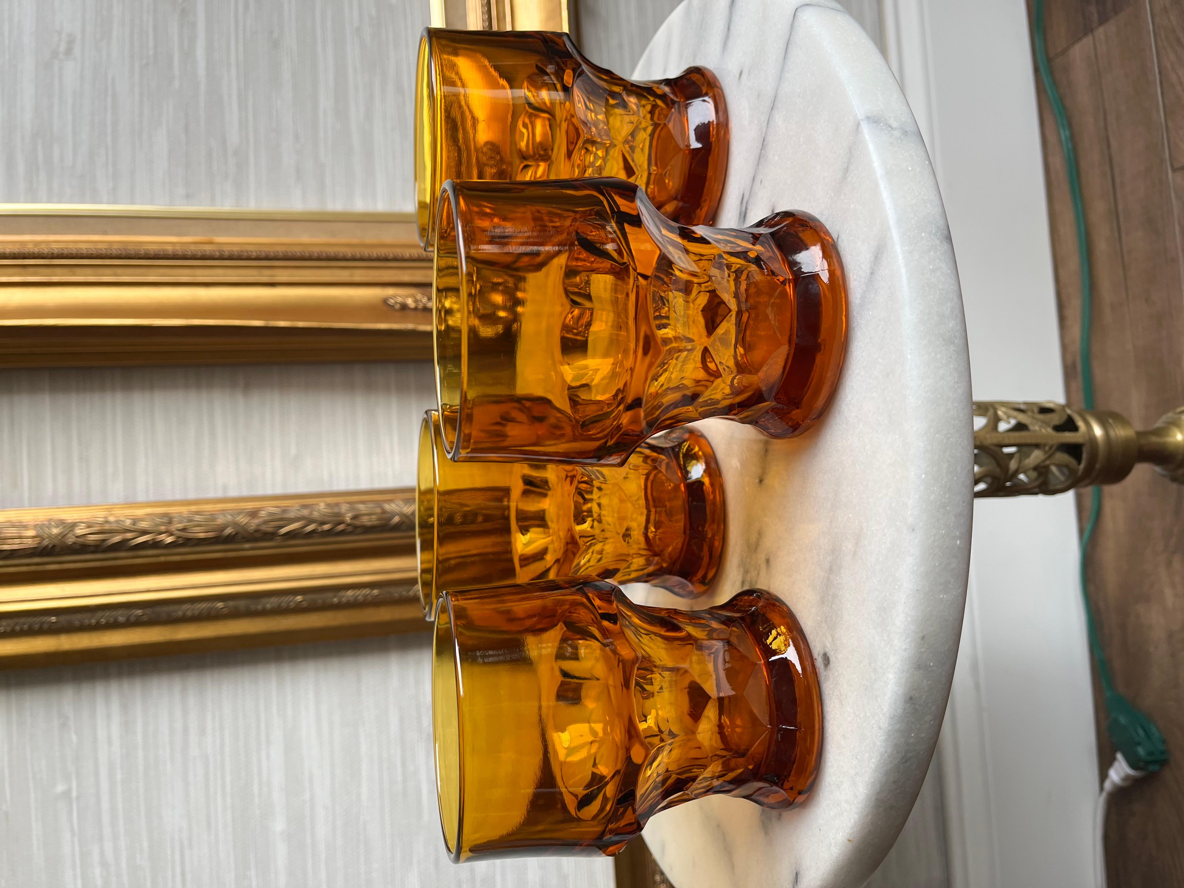 Step back in time with this delightful quartet of vintage amber cocktail glasses, sporting the classic 