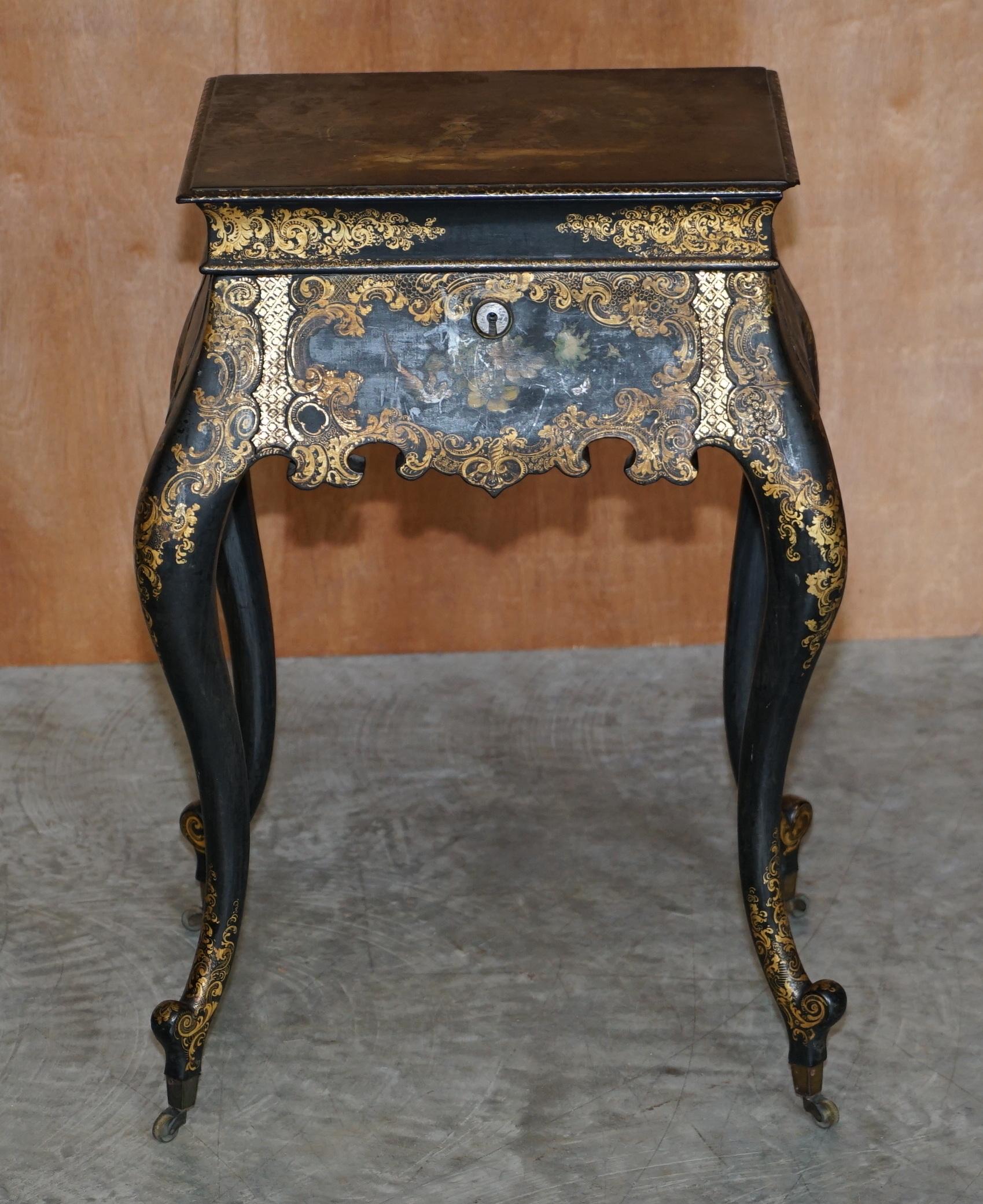 We are is delighted to offer for sale this lovely circa 1800 Georgian work table with original lacquer & gold gilt finish 

A very good looking and well made piece, the finish is 100% original and untouched, it looks every bit of its 200+ years.