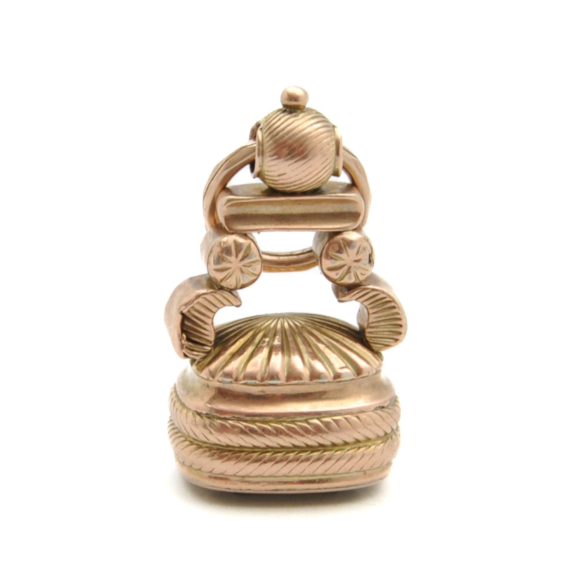Charme georgiano in oro antico e pietra citrina con anello divisorio in vendita 7