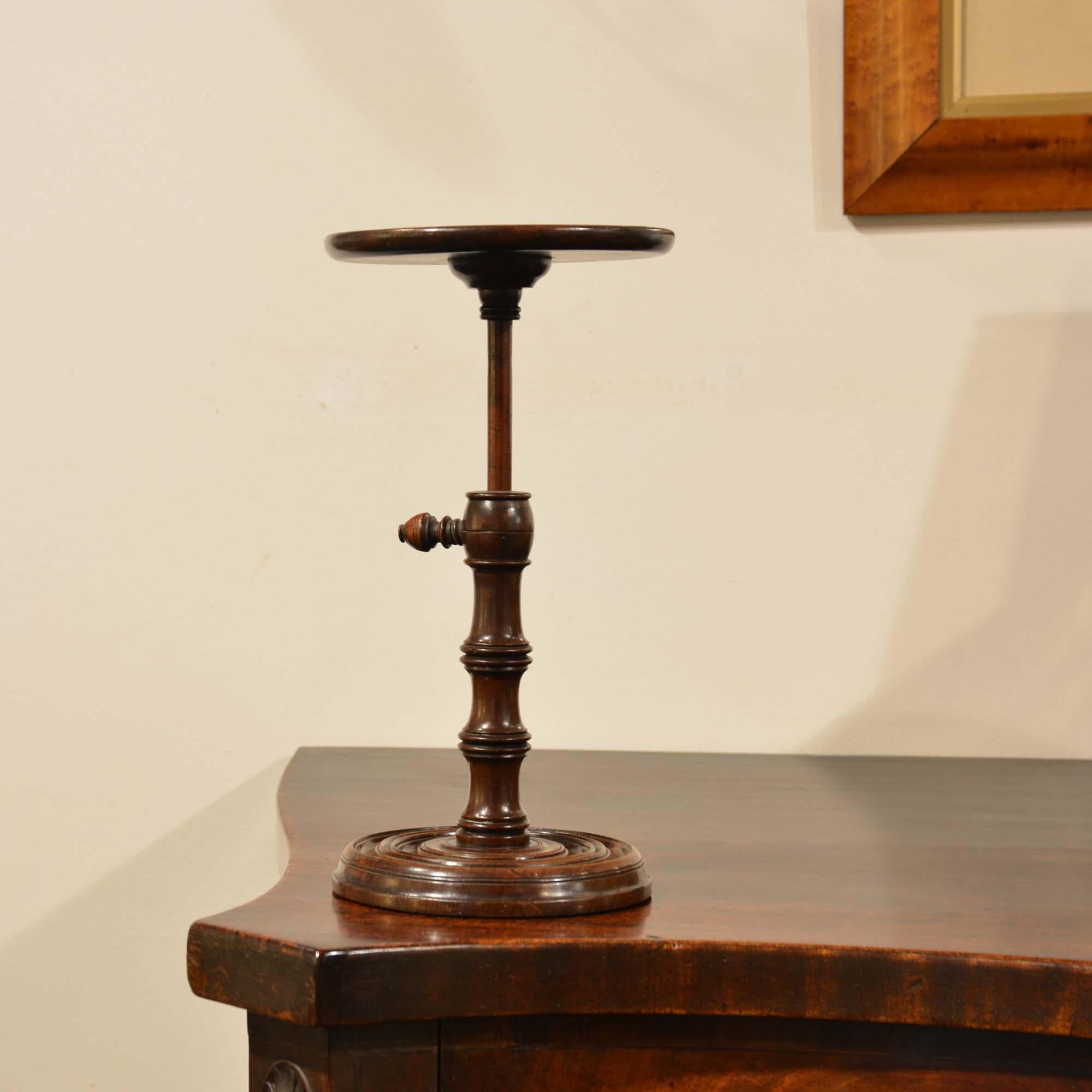 Inglese Portacandele georgiano in mogano antico in vendita