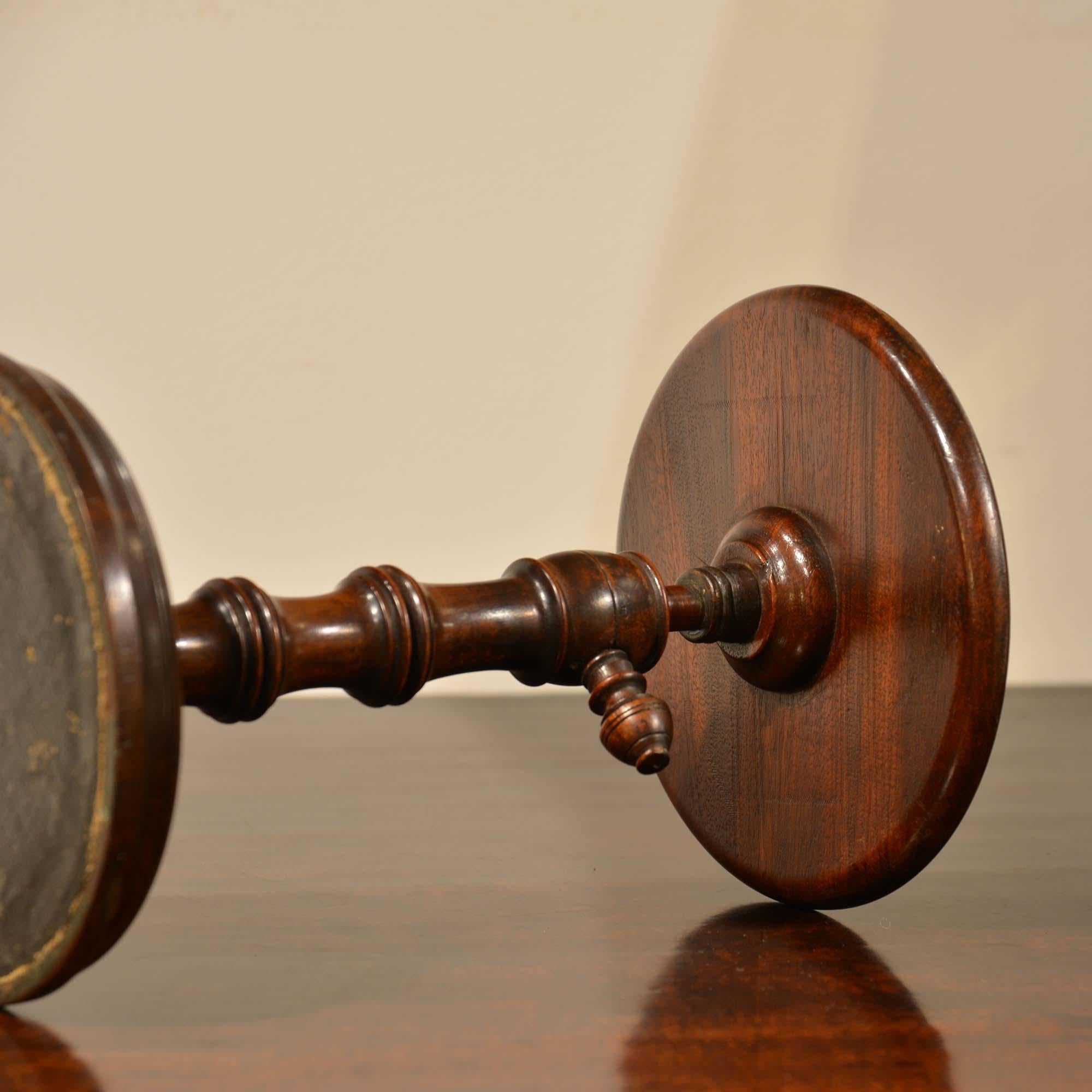 Mogano Portacandele georgiano in mogano antico in vendita