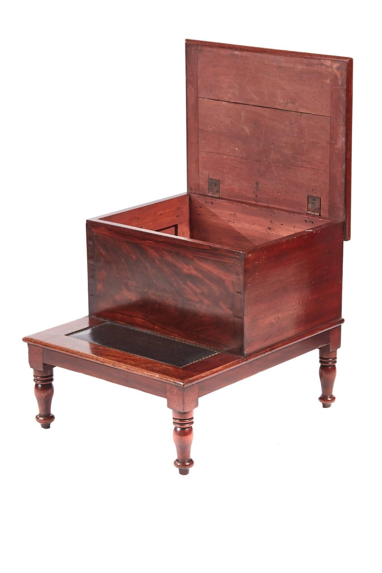Georgian antique mahogany steps with inset black leather, lift up lid, standing on four solid mahogany turned legs.