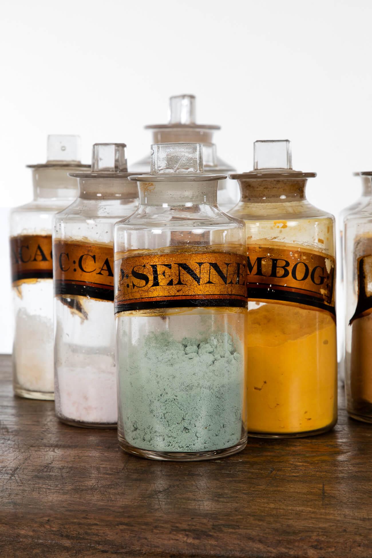 Hand-Painted Georgian apothecary bottles For Sale