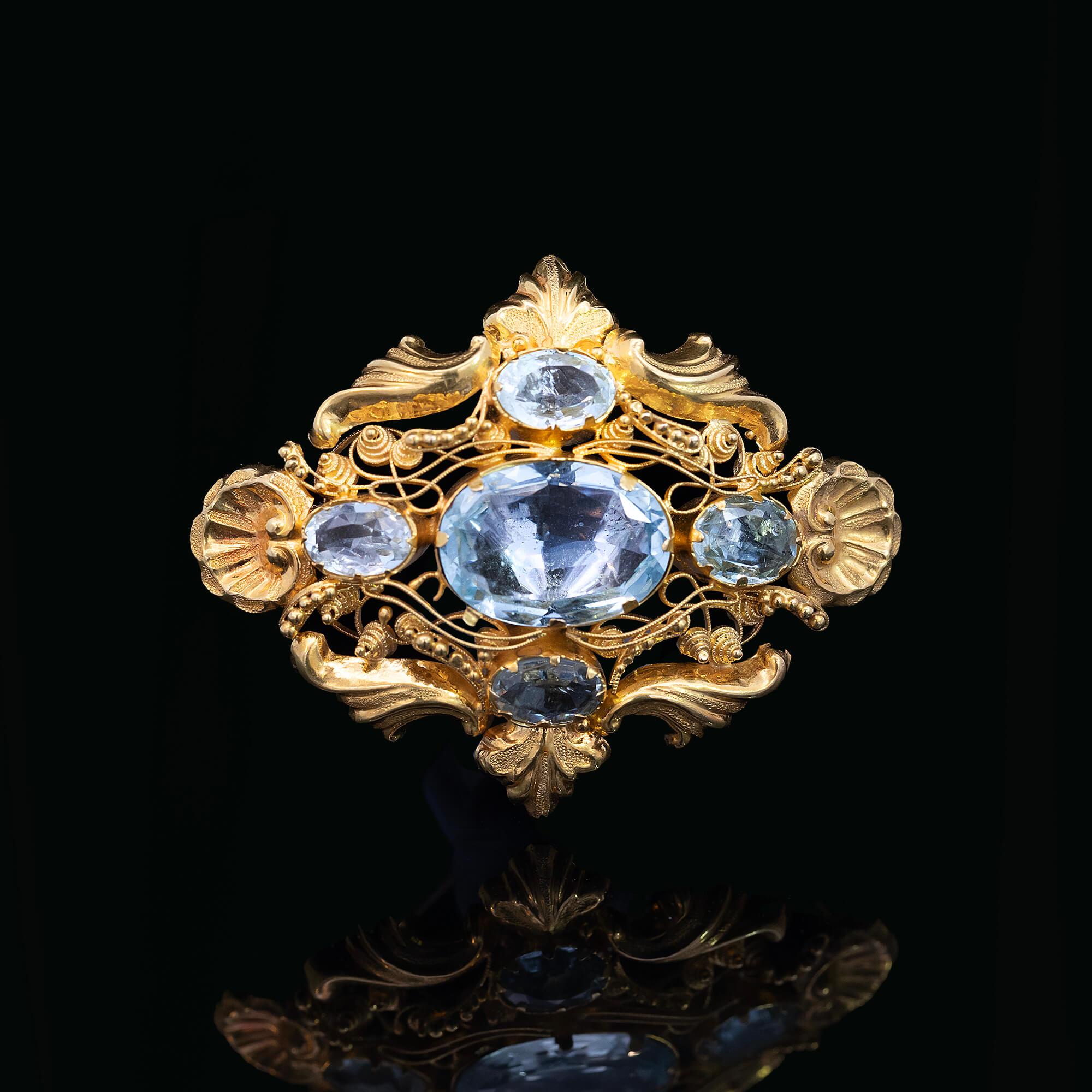 Georgian Aquamarine Set Brooch Circa 1830's In Good Condition For Sale In ADELAIDE, SA