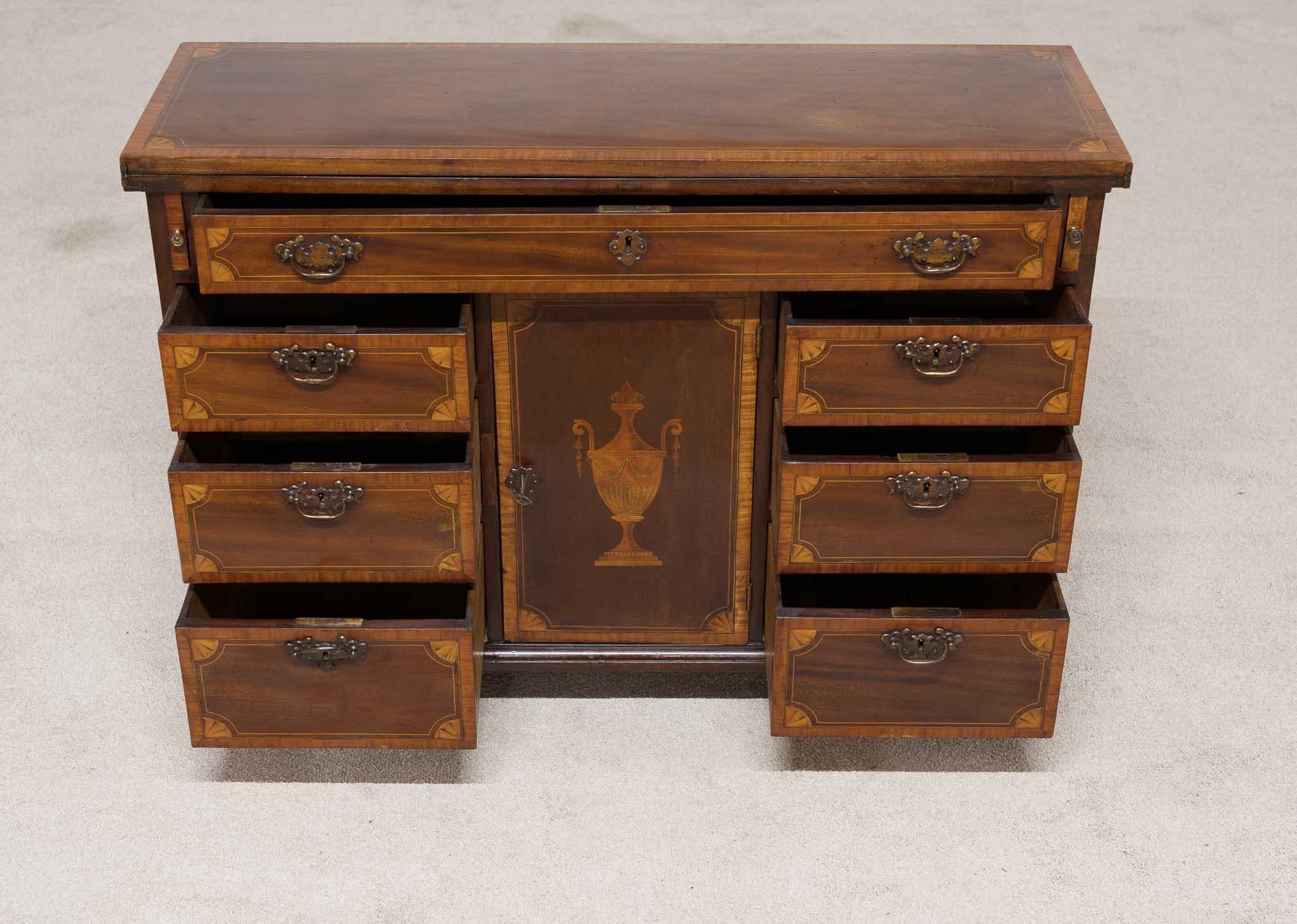 Georgian Bachelors Chest Mahogany Inlay Bedside Cabinet 1820 In Good Condition In Potters Bar, GB