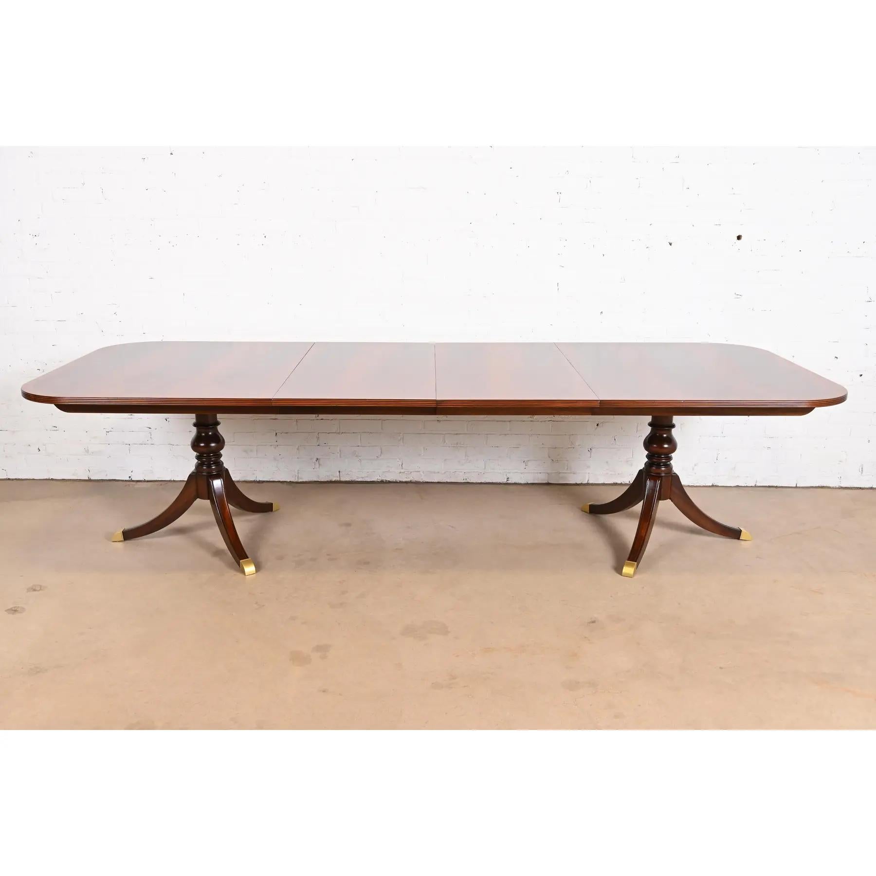American Georgian Banded Flame Mahogany Double Pedestal Dining Table, Refinished For Sale